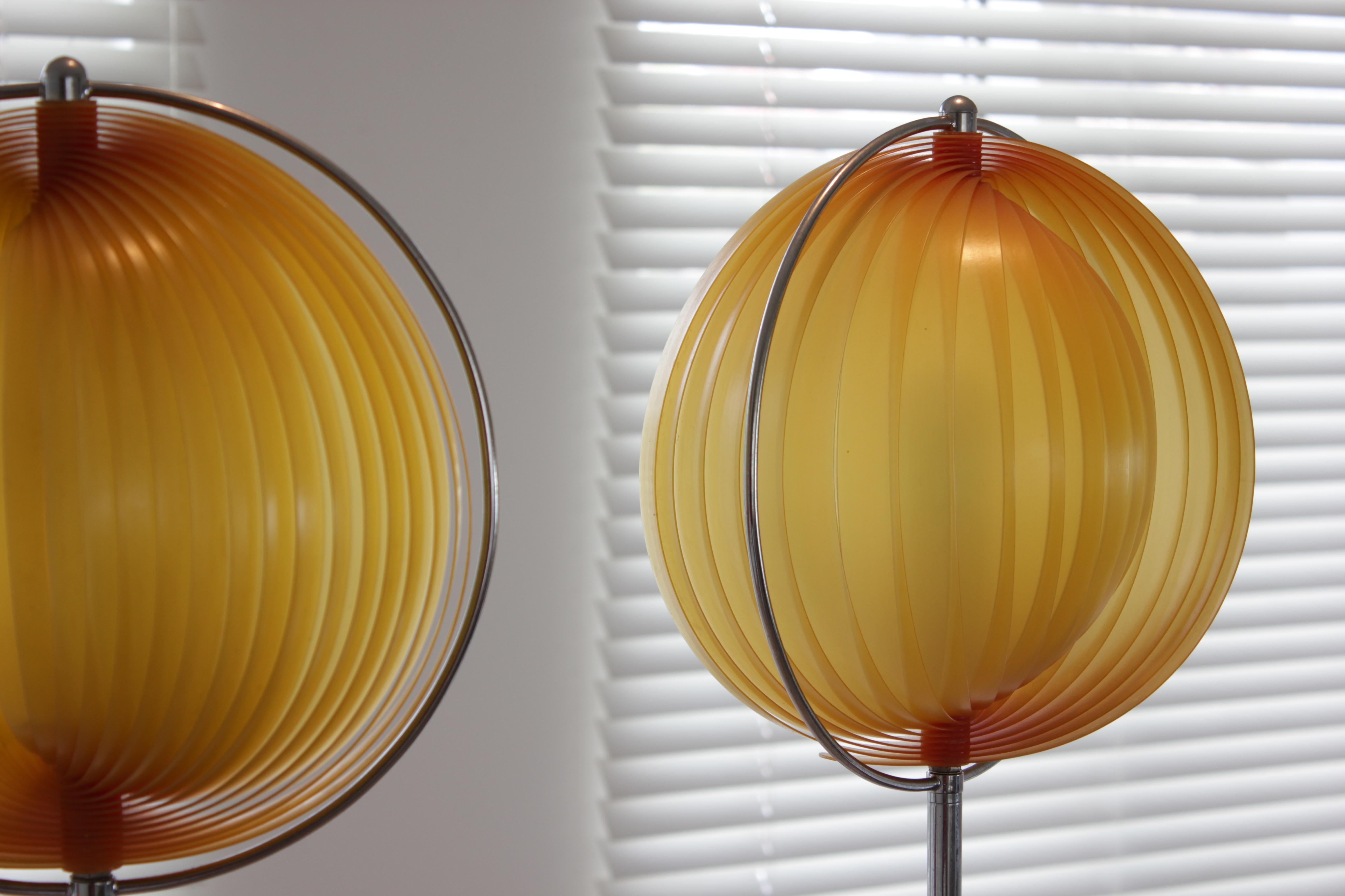 Modernes Paar „Moon“-Stehlampen aus der Mitte des 20. Jahrhunderts von Christian Koban für DOM (Europäisch)