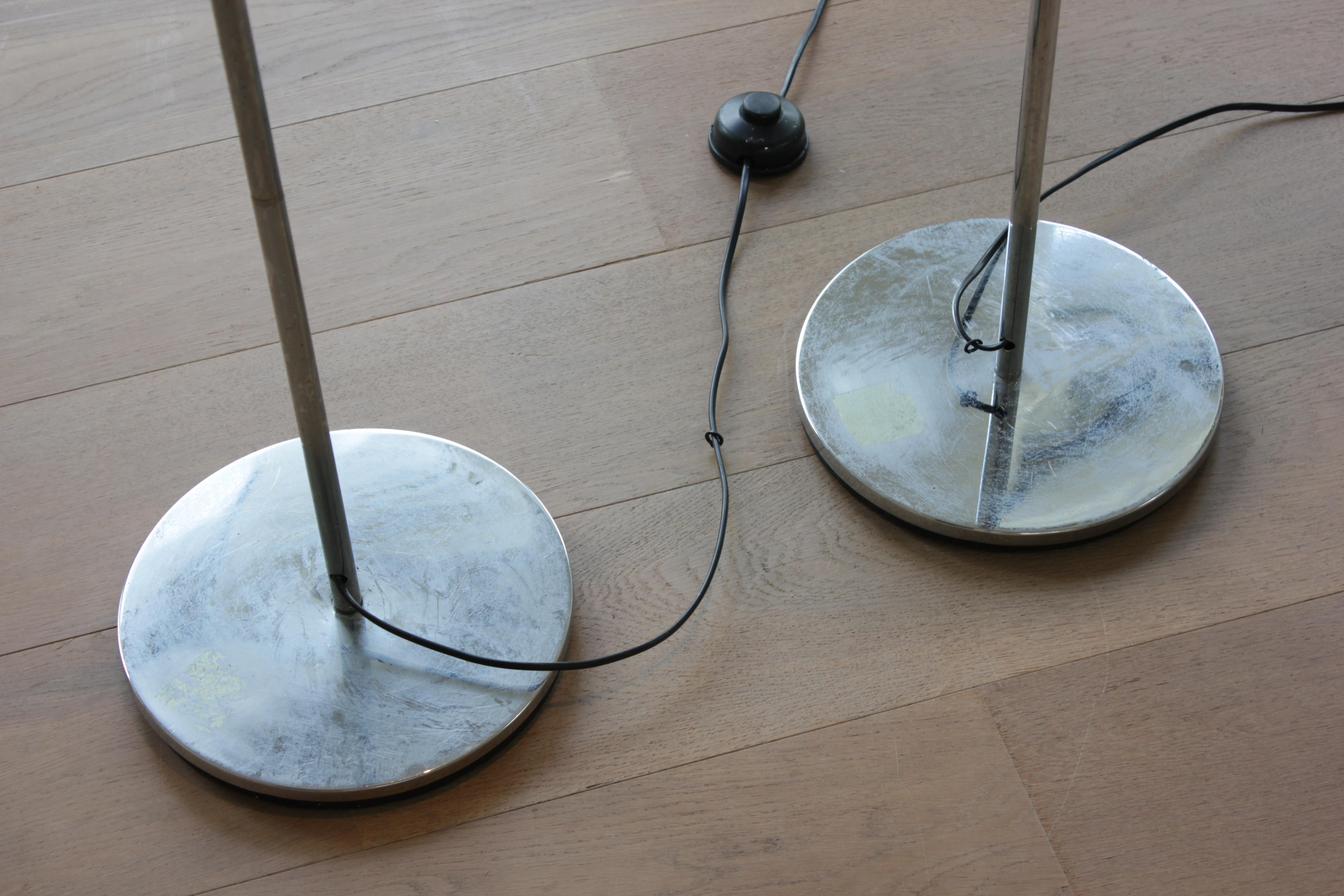 Modernes Paar „Moon“-Stehlampen aus der Mitte des 20. Jahrhunderts von Christian Koban für DOM im Zustand „Starke Gebrauchsspuren“ in Brugge, BE