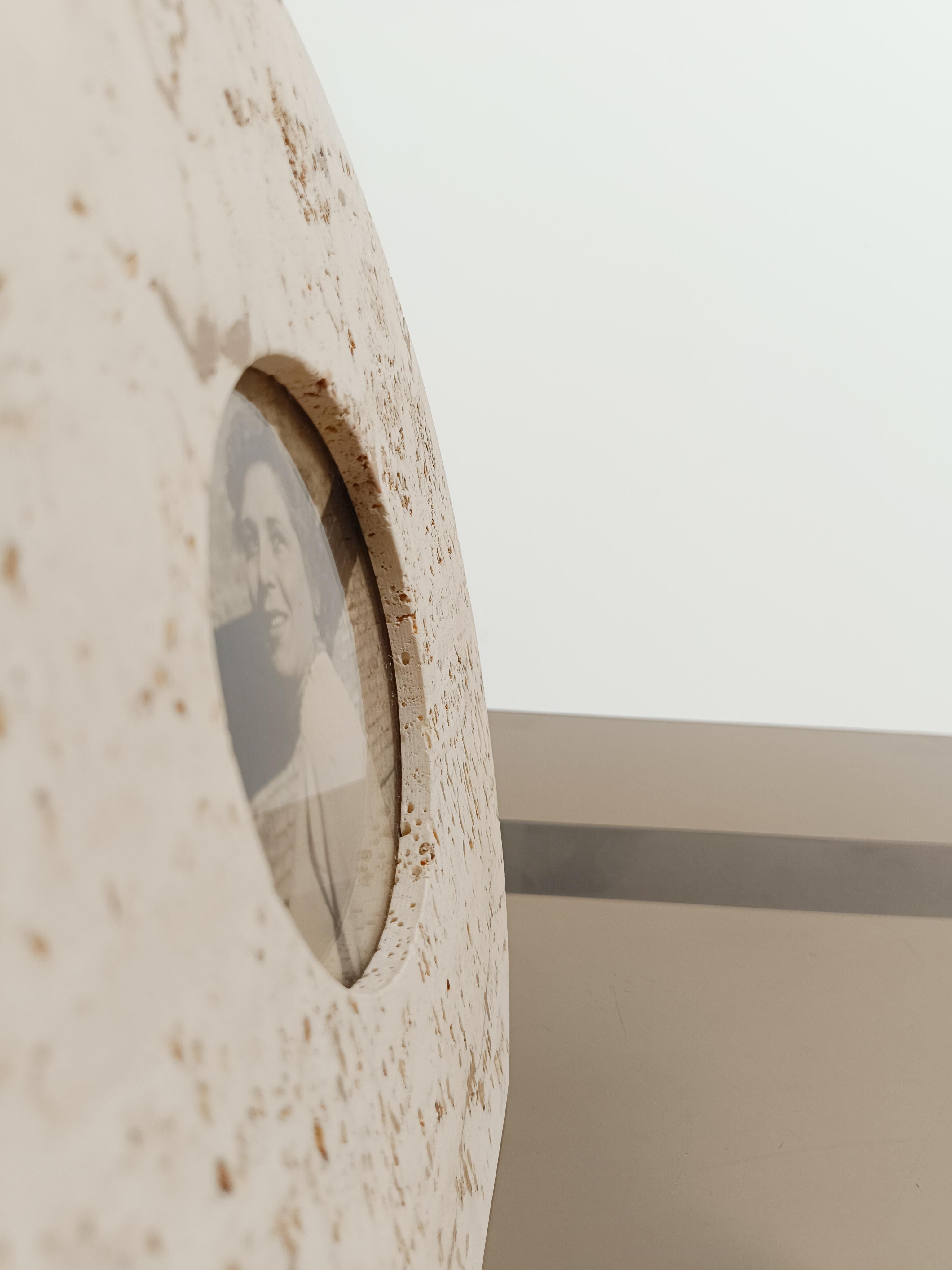 Mid 20th Century Modern Picture Frame in Travertine Marble By Fratelli Mannelli For Sale 5