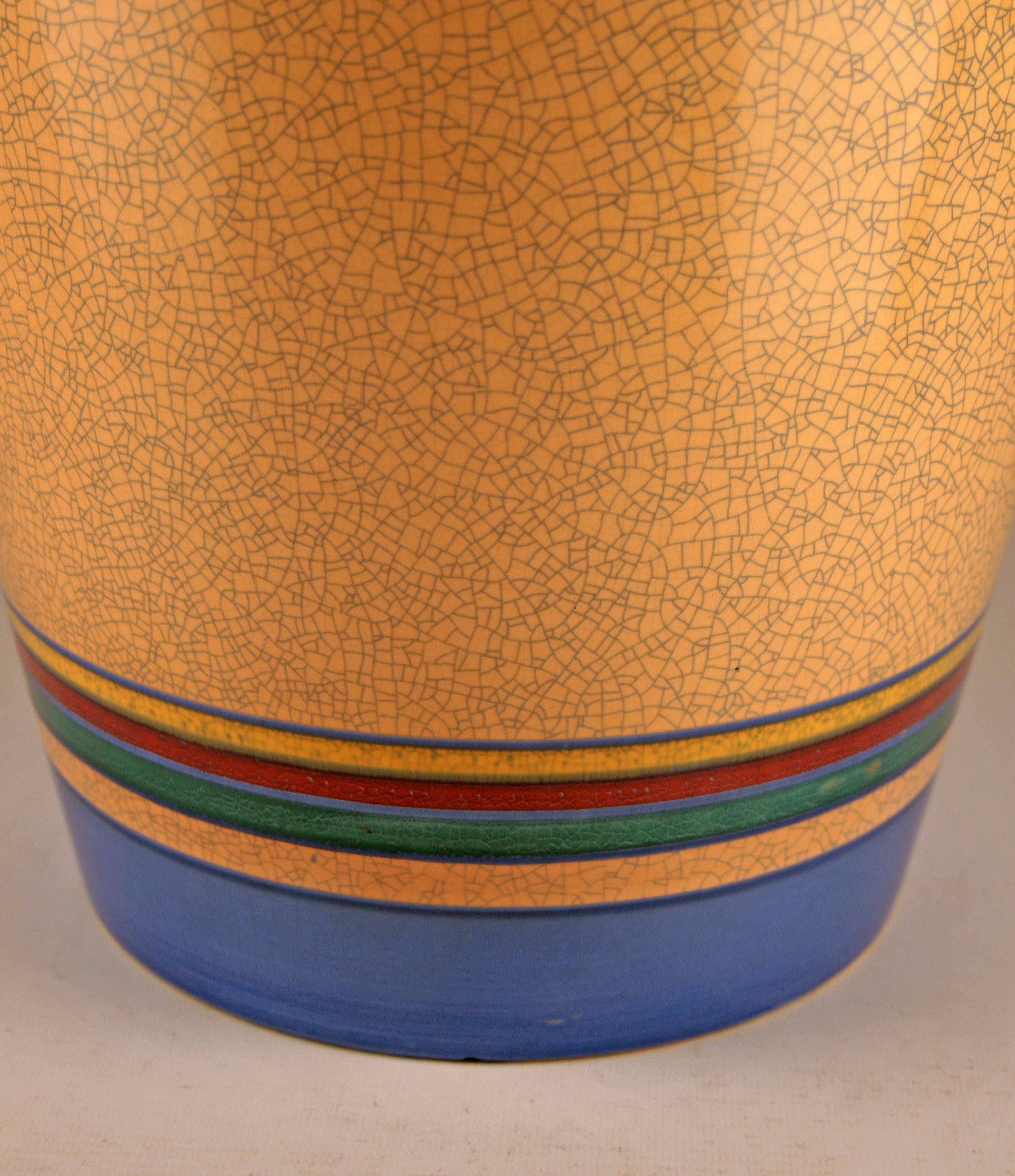 Vase d'après-guerre moderne en céramique émaillée peinte du milieu du 20e siècle, Allemagne de l'Ouest Bon état - En vente à North Miami, FL