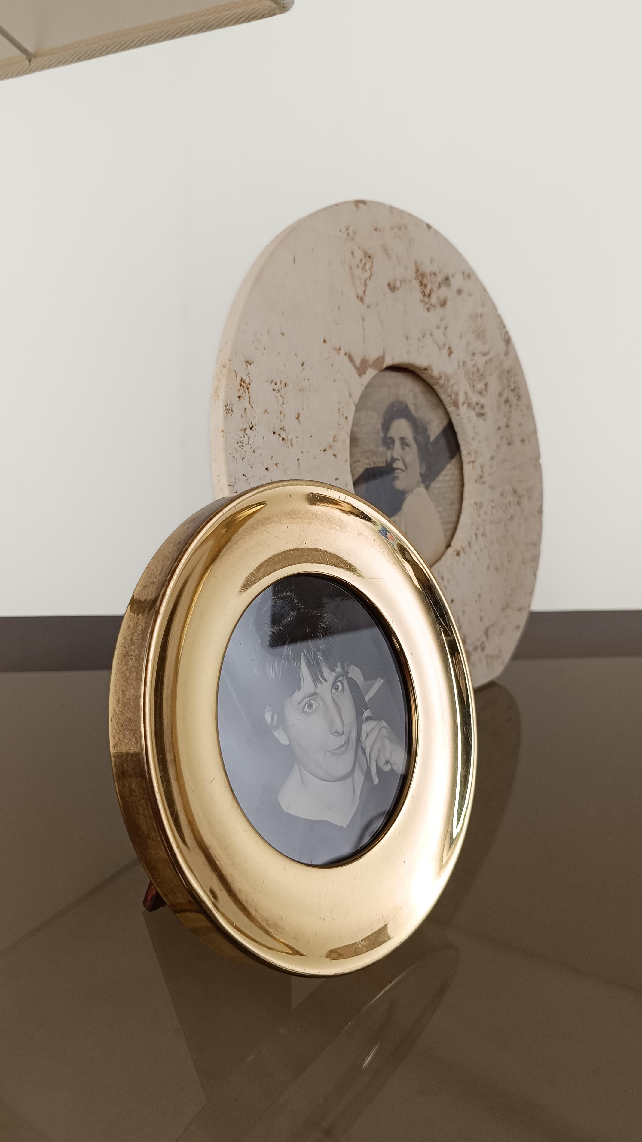 Mid-Century Modern Mid-20th Century Modern Round Brass Picture Frame, Italy 70s For Sale