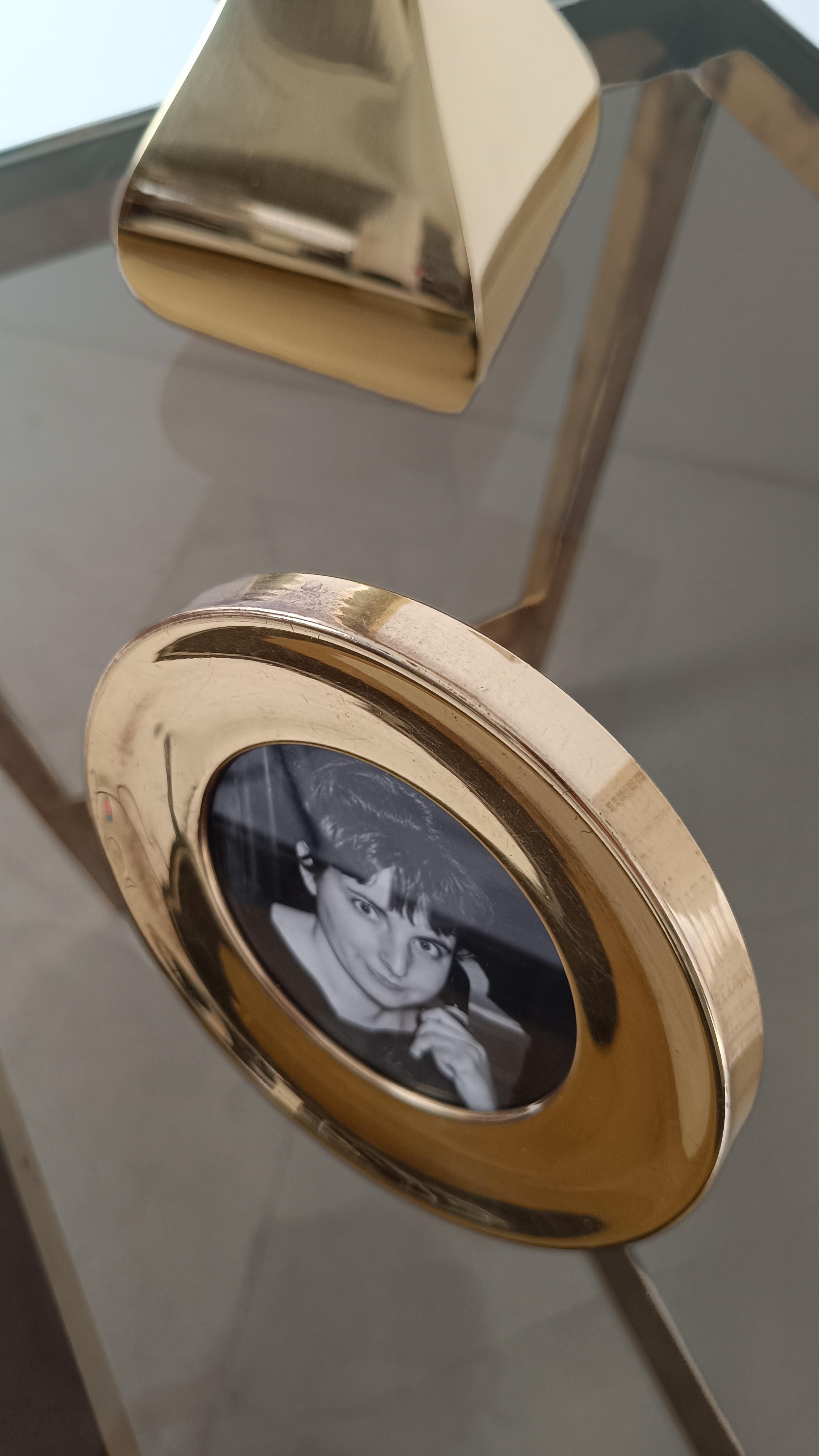 Mid-20th Century Modern Round Brass Picture Frame, Italy 70s In Good Condition For Sale In Roma, IT