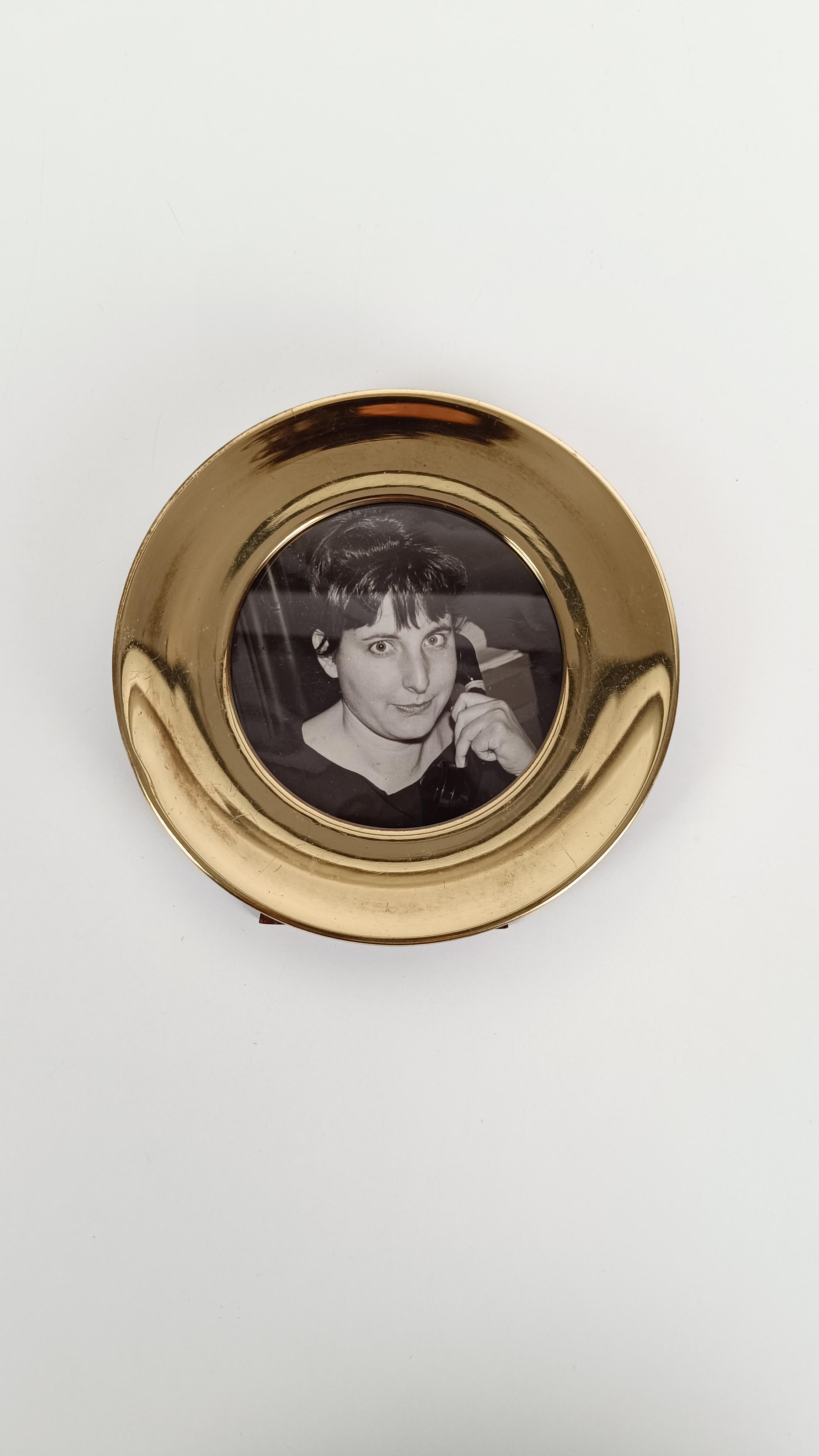 Mid-20th Century Modern Round Brass Picture Frame, Italy 70s For Sale 3