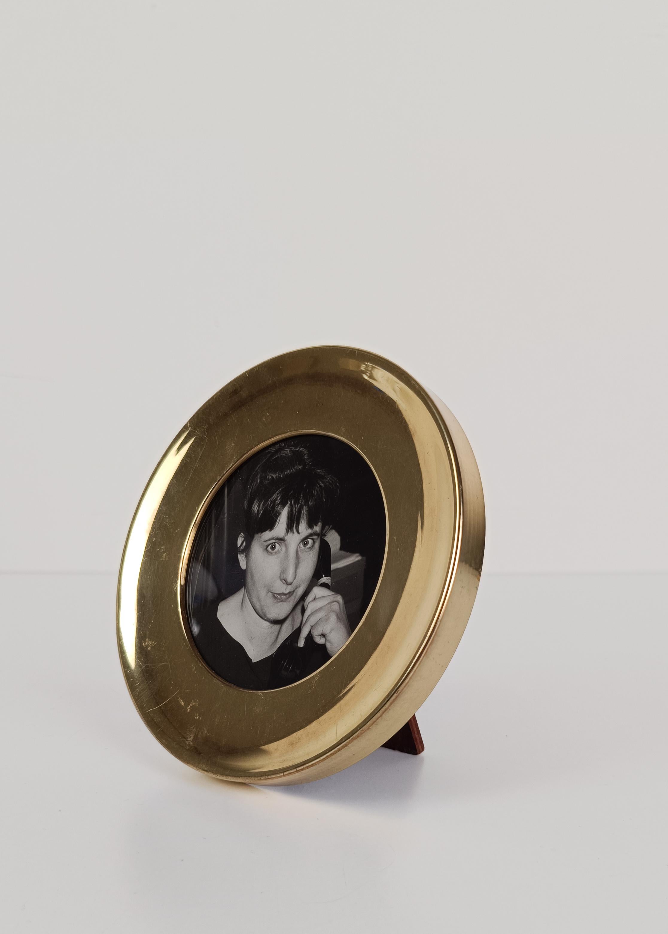 Mid-20th Century Modern Round Brass Picture Frame, Italy 70s For Sale 4