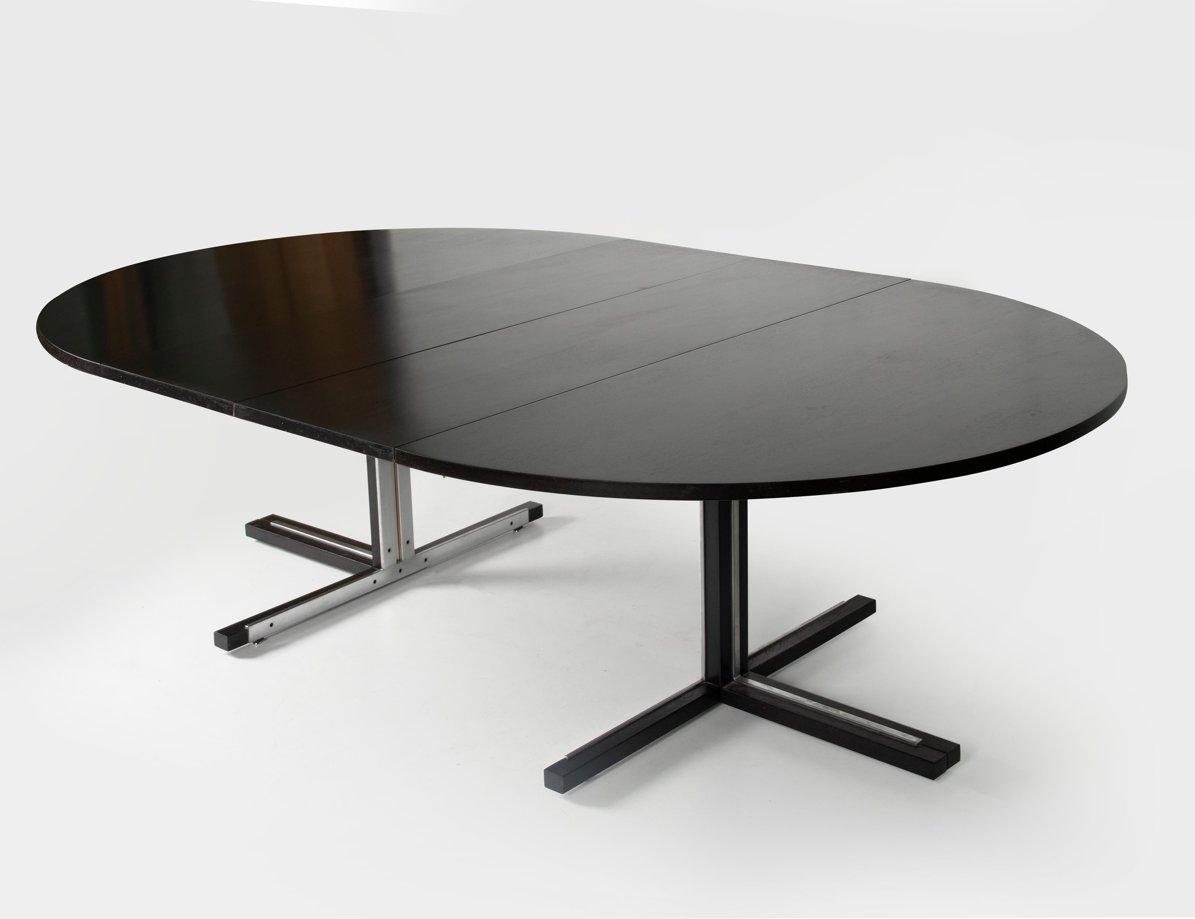 Wenge Mid-20th Century Modern Round Dining Table, extendable with 8 Matching Chairs