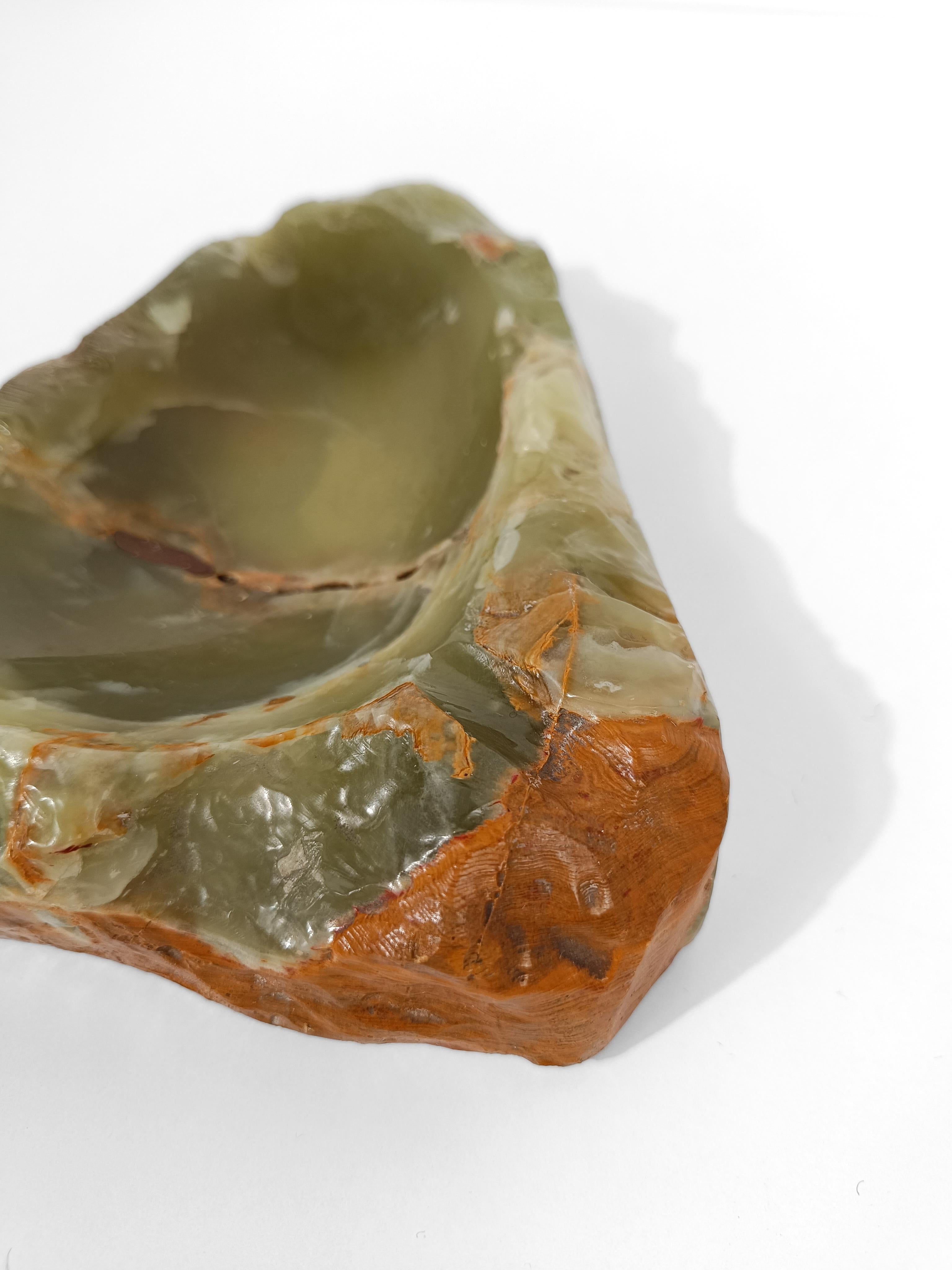 Cenicero escultórico moderno de mediados del siglo XX en mármol ónice verde, Italia Años 60 en venta 4