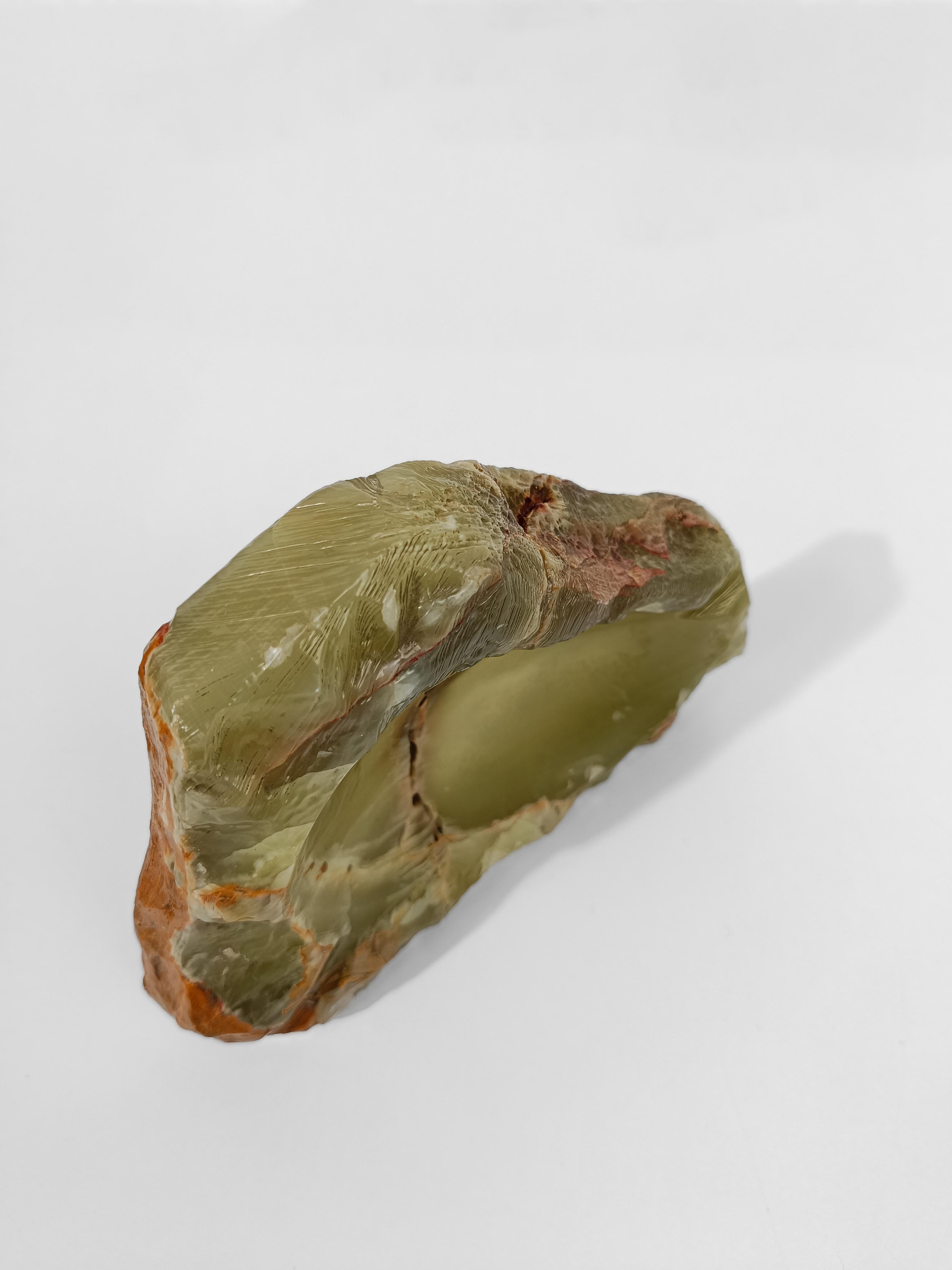 Cenicero escultórico moderno de mediados del siglo XX en mármol ónice verde, Italia Años 60 Tallado en venta