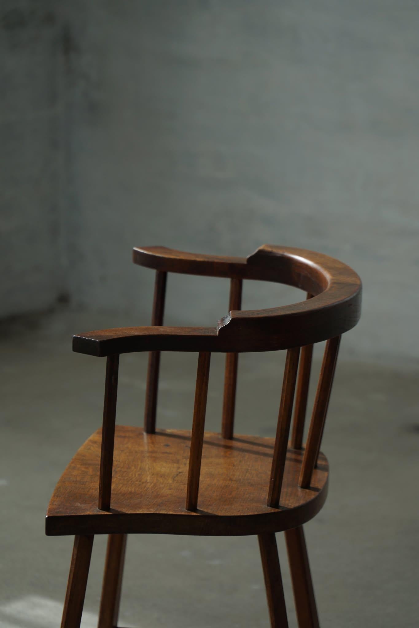 Mid-20th Century Modern, Set of 8 Danish Spindle Back Chairs in Solid Oak In Good Condition For Sale In Odense, DK
