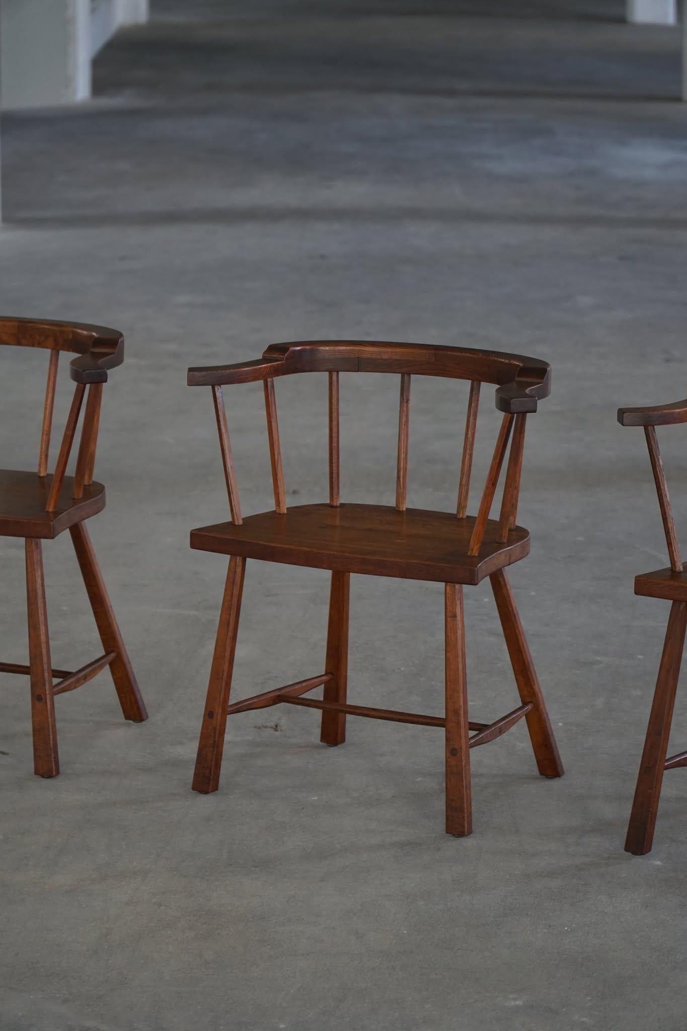 Mid-20th Century Modern, Set of 8 Danish Spindle Back Chairs in Solid Oak For Sale 4