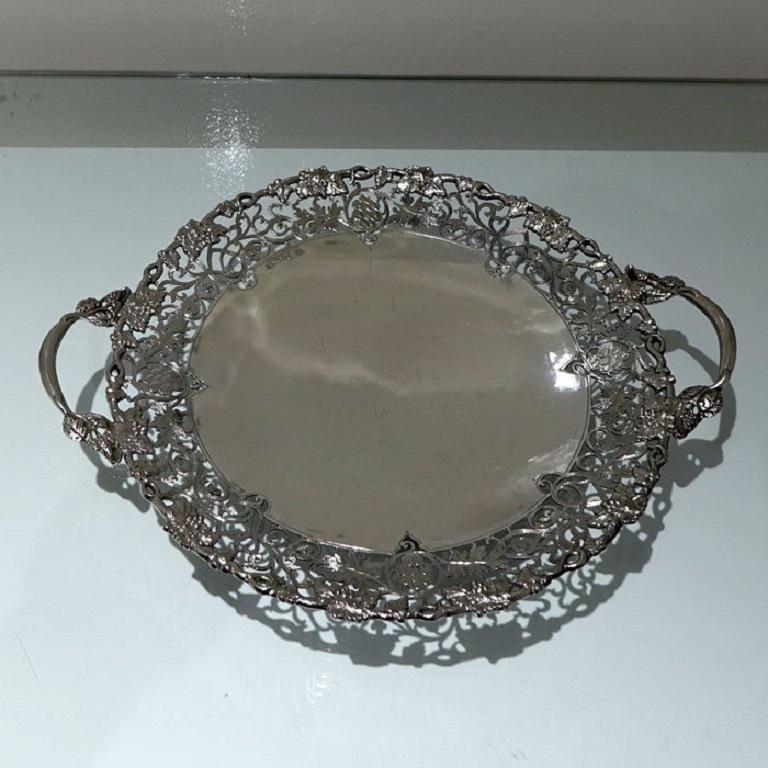 British Mid-20th Century Modern Sterling Silver Large Circular Dish/Cake Stand Sheffield For Sale