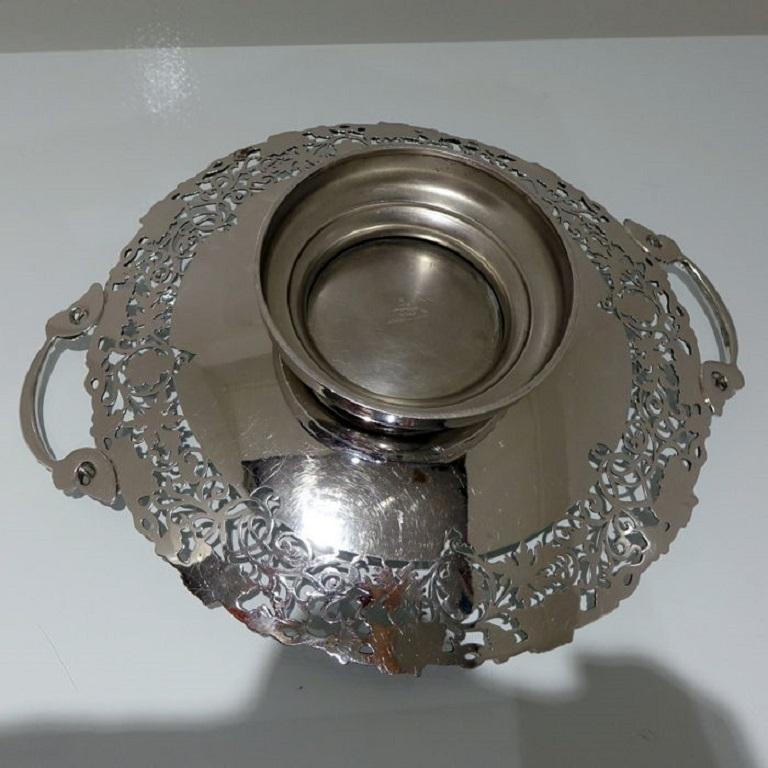Mid-20th Century Modern Sterling Silver Large Circular Dish/Cake Stand Sheffield For Sale 4