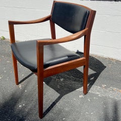 Mid-20th Century Modern Walnut Armchair by Gunlocke