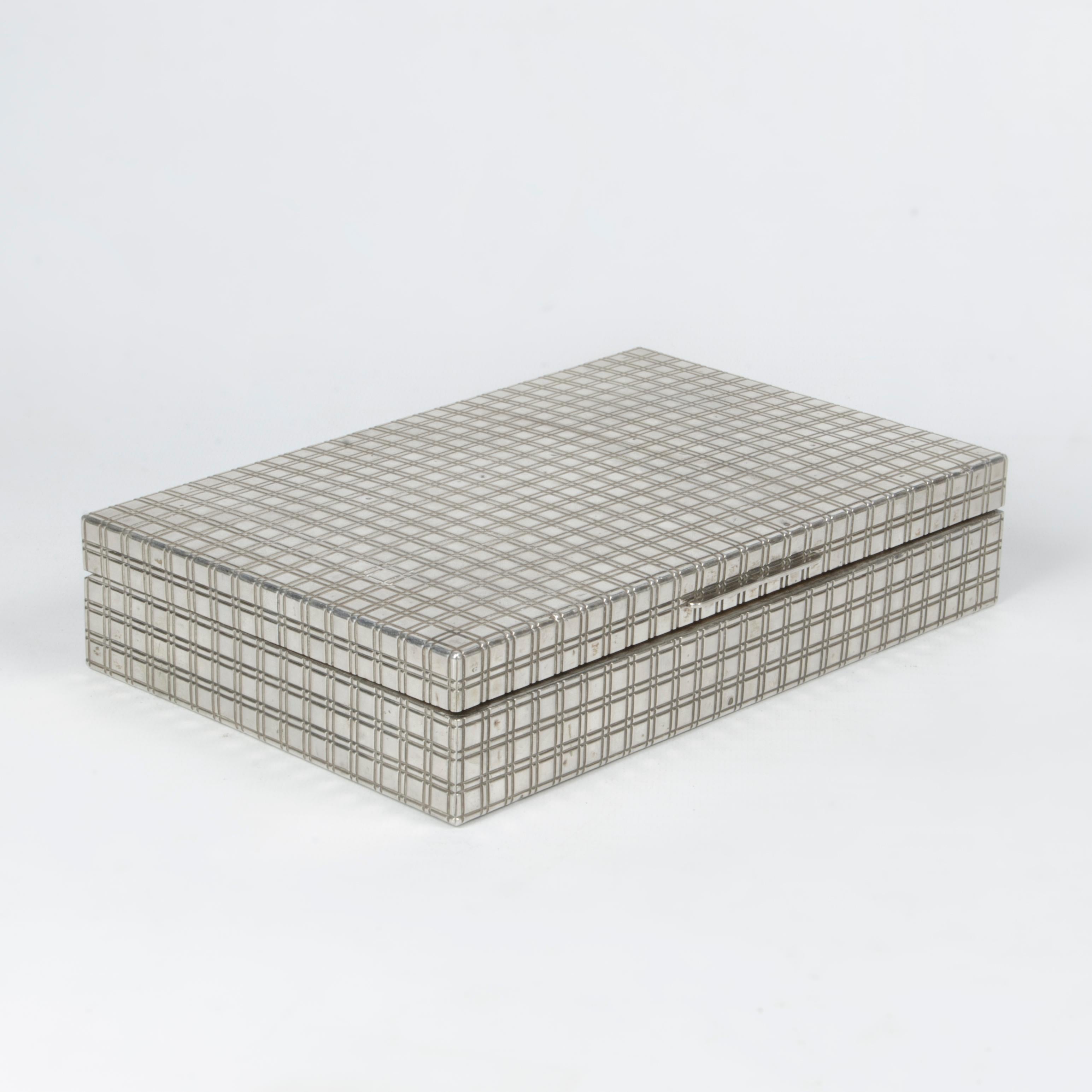 Caja decorativa/cigarera moderna de madera y plata de mediados del siglo XX de Duhill, Inglaterra Moderno de mediados de siglo en venta