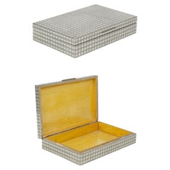 Caja decorativa/cigarera moderna de madera y plata de mediados del siglo XX de Duhill, Inglaterra