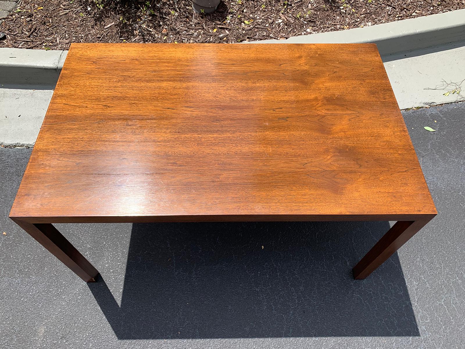 Mid-Century Modern Mid-20th Century Modern Wood Dining Table in the Style of Wormly for Dunbar For Sale