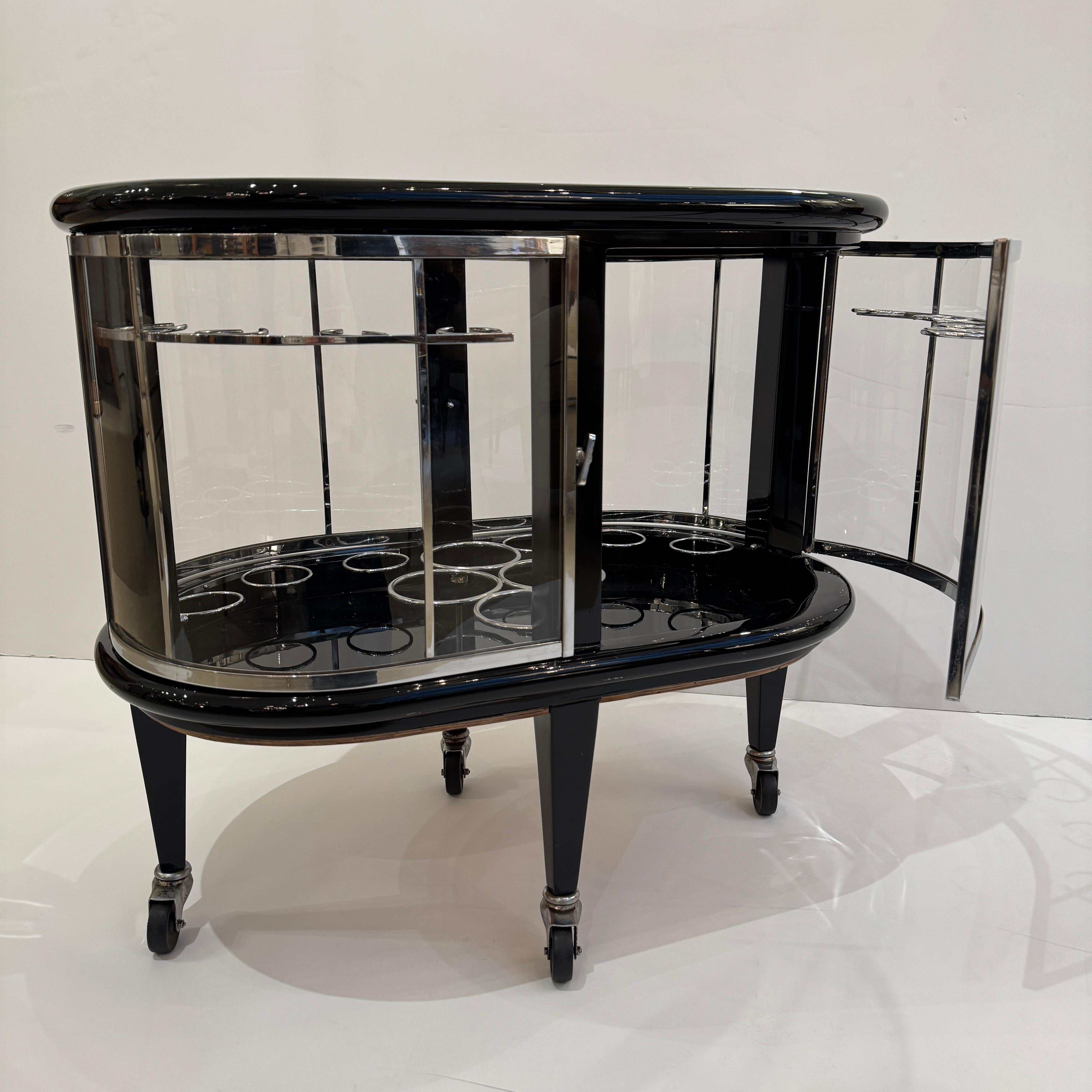 Mid-20th Century Modernist Ebonized Bar Cart In Good Condition For Sale In New York, NY