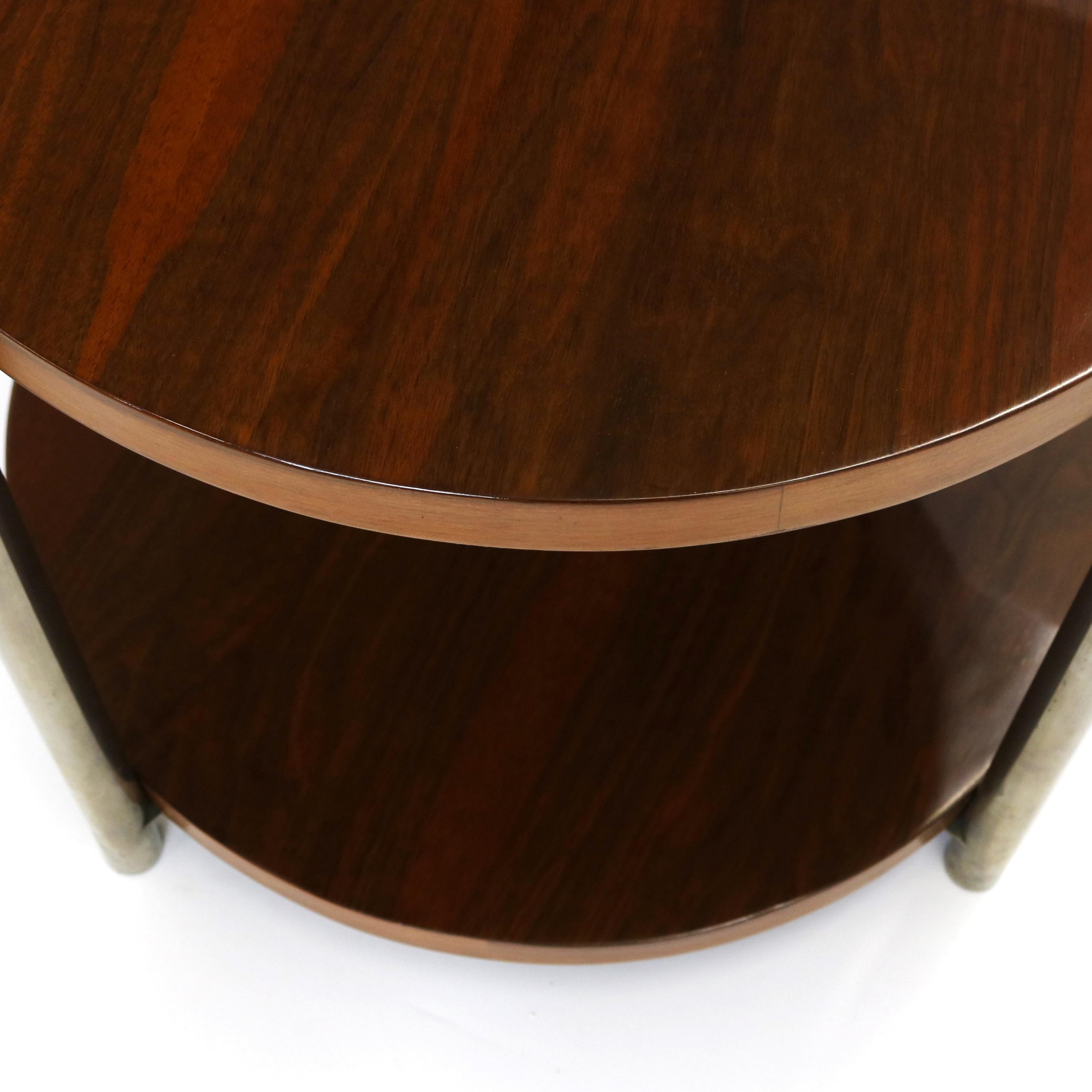 Table d'appoint ronde moderniste du milieu du 20e siècle en chrome et Wood, Italie en vente 2