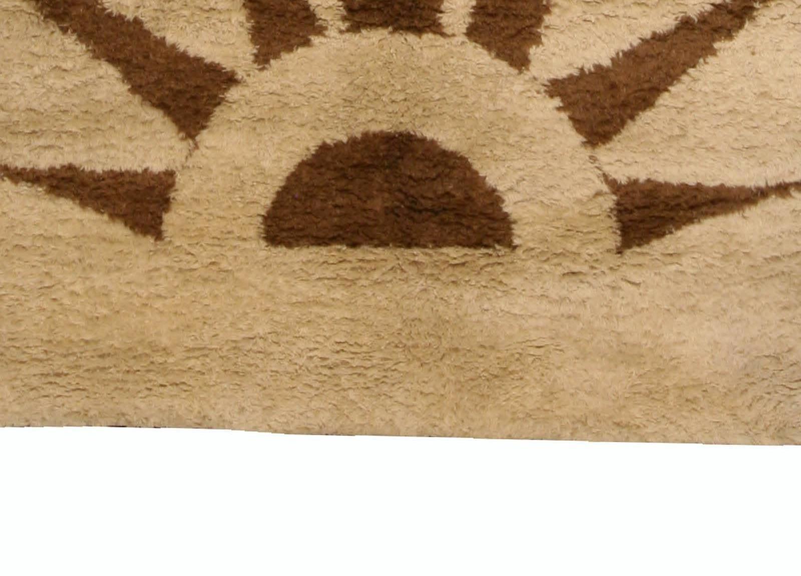 Midcentury Moroccan Natural Undyed Wool Rug In Good Condition For Sale In New York, NY