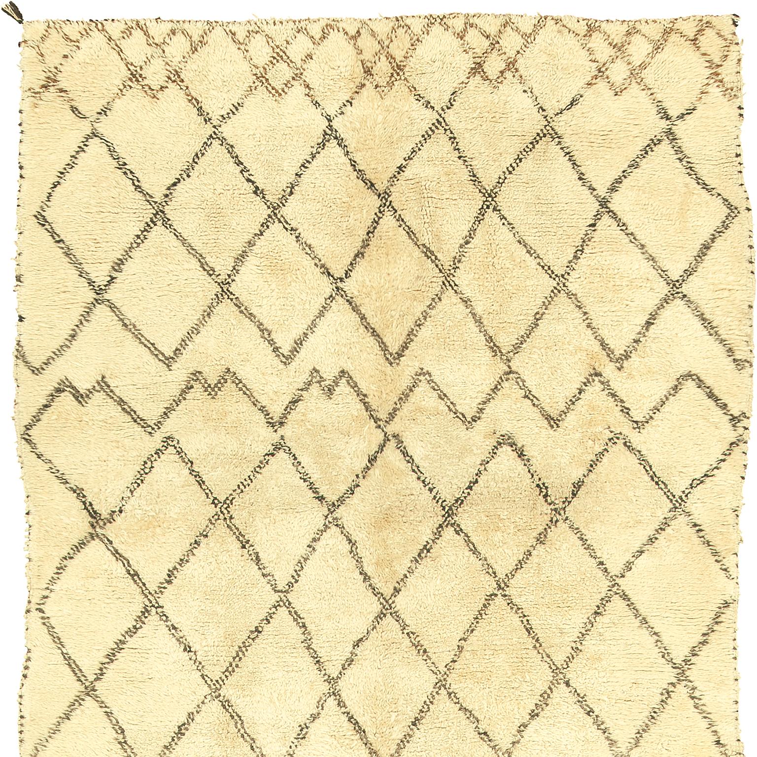 Rustic Mid-20th Century Moroccan Beni Ourain Carpet For Sale