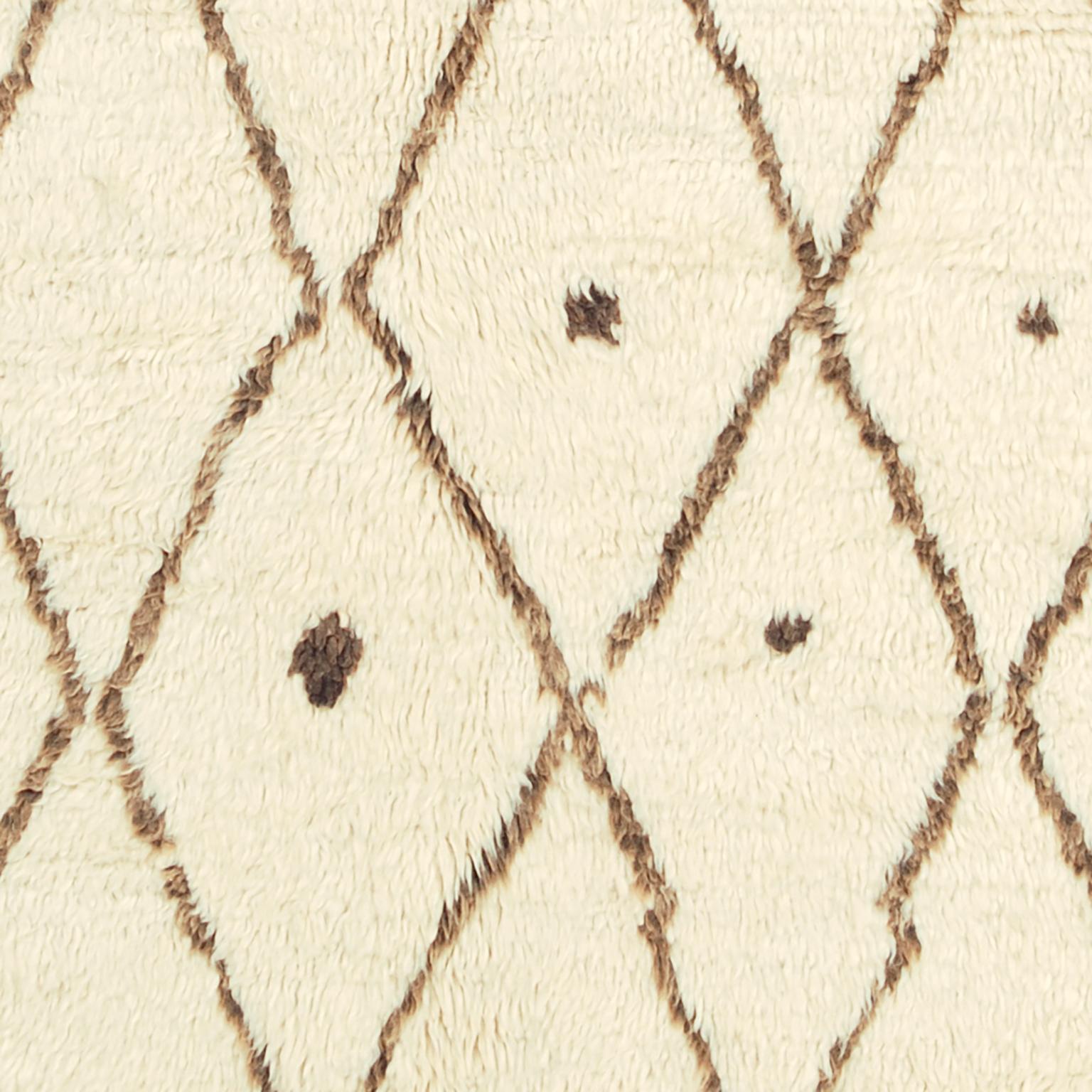 Marokkanischer Beni Ouarain-Teppich aus der Mitte des 20. Jahrhunderts (Wolle) im Angebot