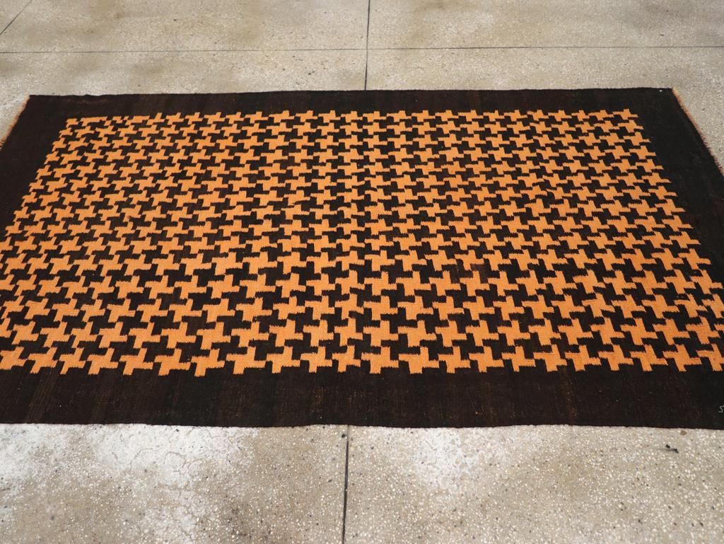 Mid-20th Century Moroccan Flatweave Kilim Accent Rug In Excellent Condition For Sale In New York, NY