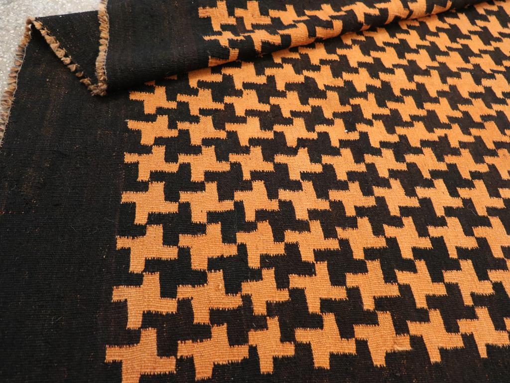 Mid-20th Century Moroccan Flatweave Kilim Accent Rug For Sale 3