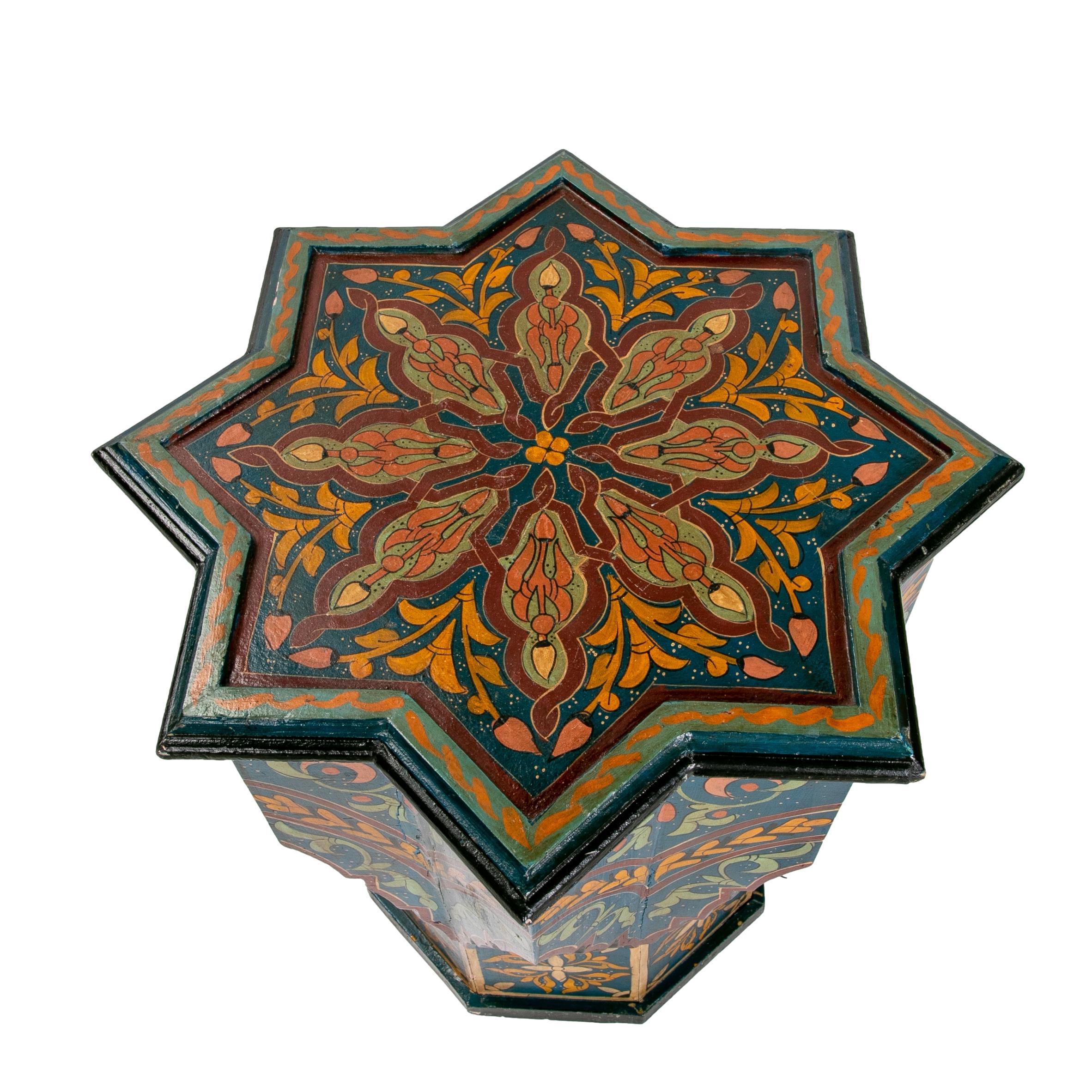 Mid-20th Century Moroccan Hand Painted 8-Point Star Wooden Pedestal Table 7