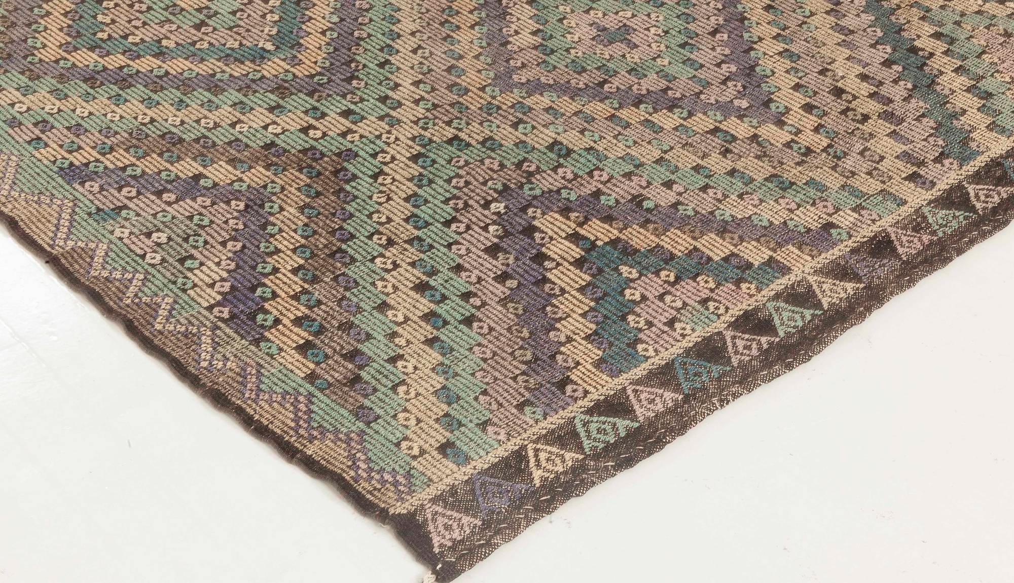 Mitte des 20. Jahrhunderts marokkanischer handgefertigter Kilim-Teppich (Wolle) im Angebot