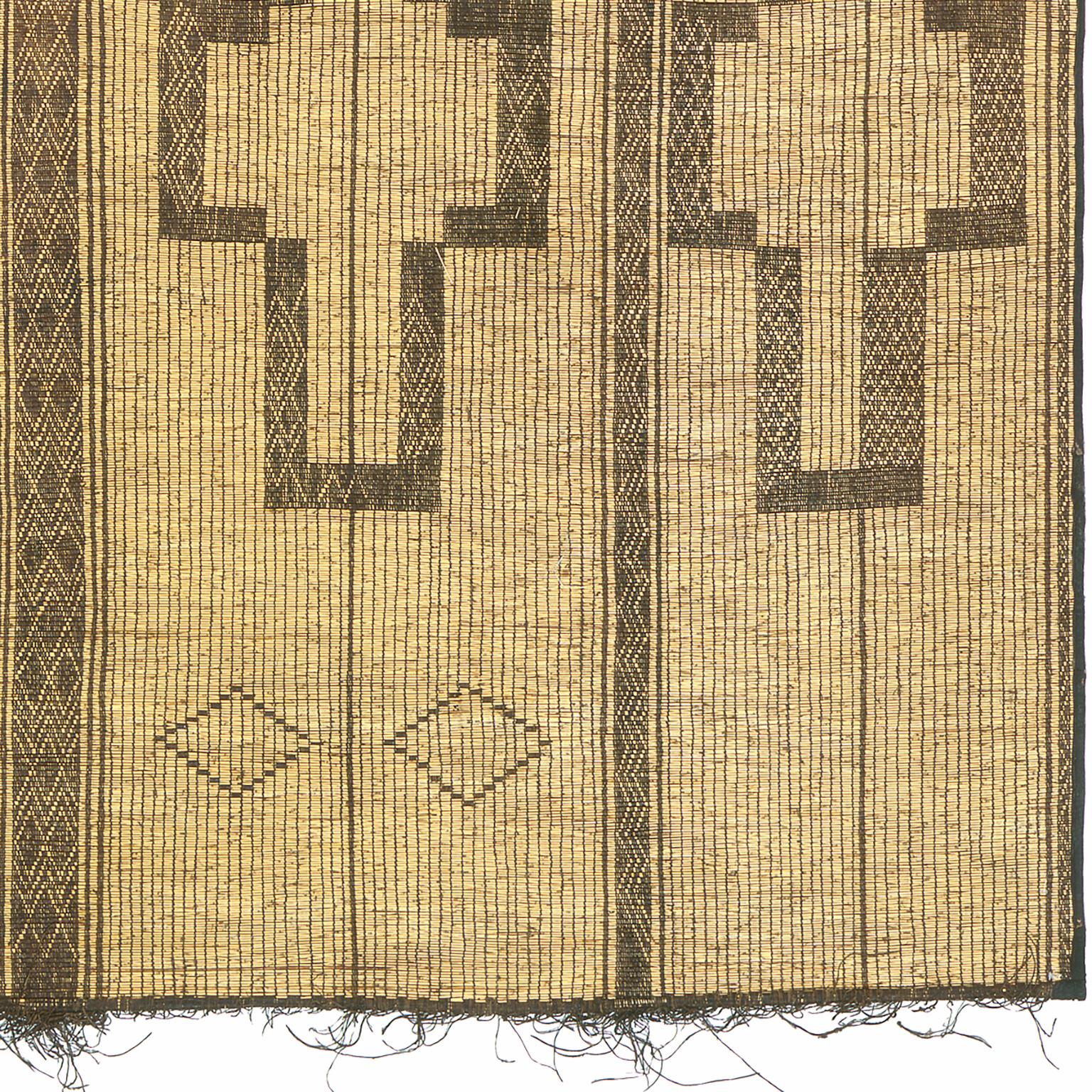 Morocco, circa mid-20th century.
Handwoven
Measures: 15'2