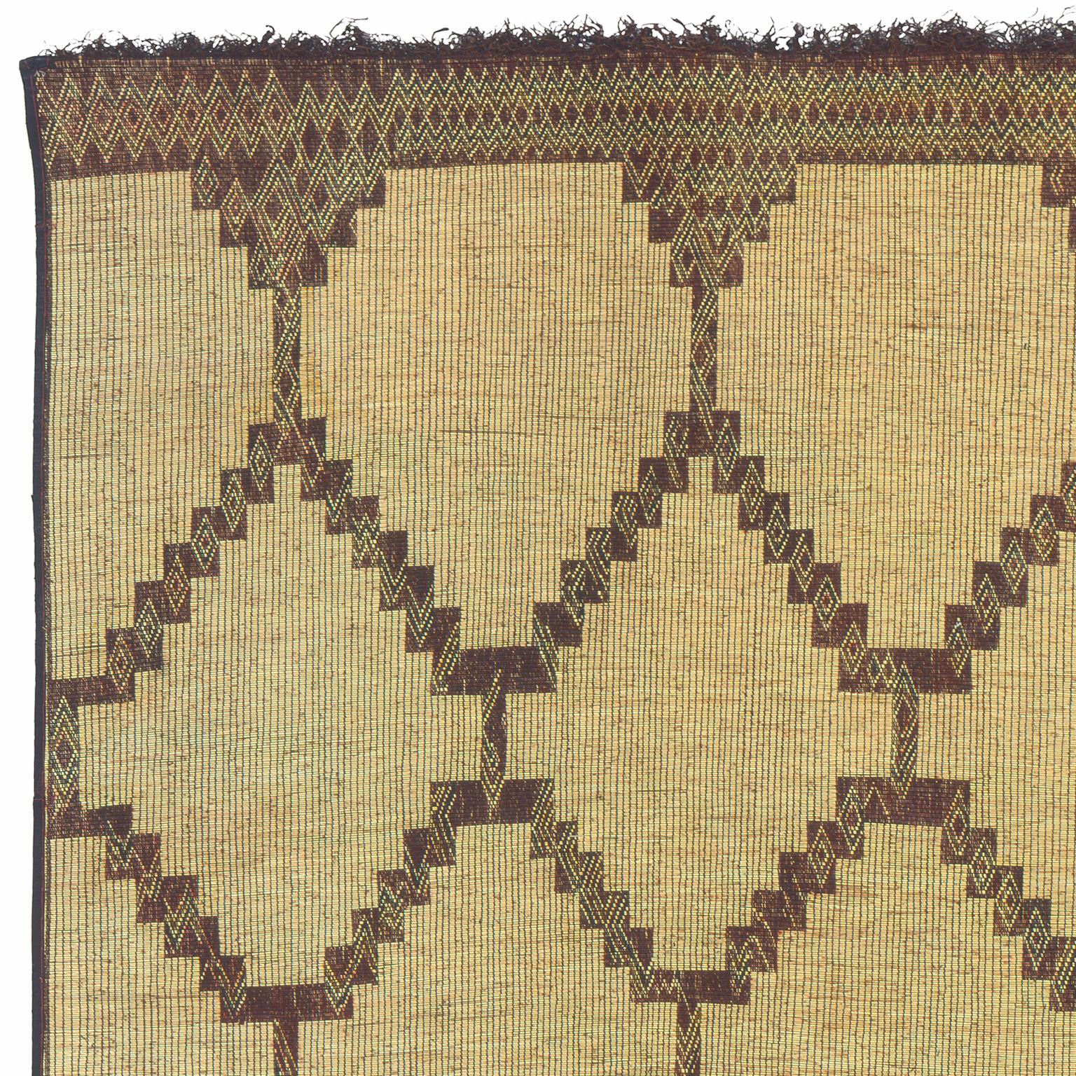 Morocco, circa mid-20th century
Handwoven
Measures: 13'9