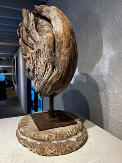 Mitte des 20. Jahrhunderts Noppenholz-Skulptur auf Eisenständer, einzigartiges Design