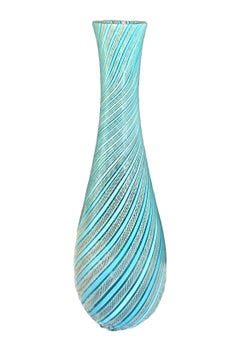 Vase en verre filigrané de Murano, datant du milieu du XXe siècle