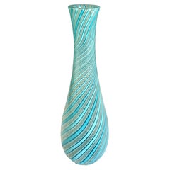 Vase en verre filigrané de Murano, datant du milieu du XXe siècle