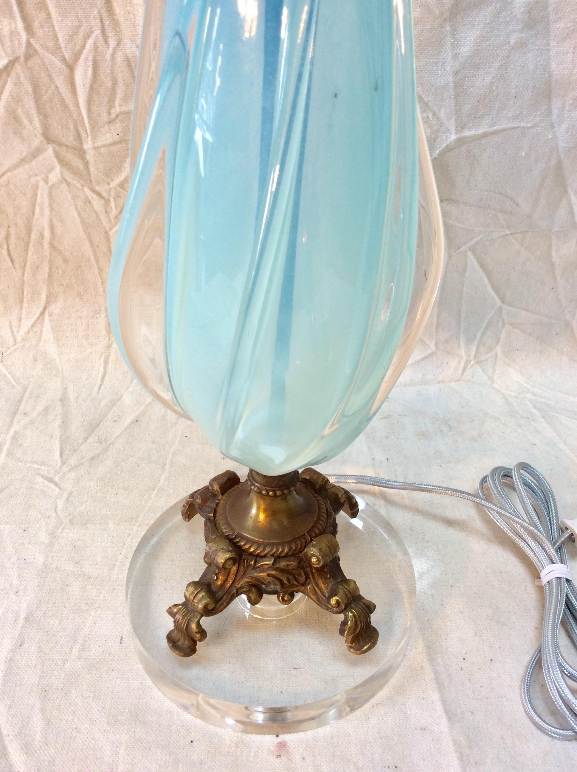 Mid-20th Century Murano Glass and Brass Table Lamp with Lucite Base 2