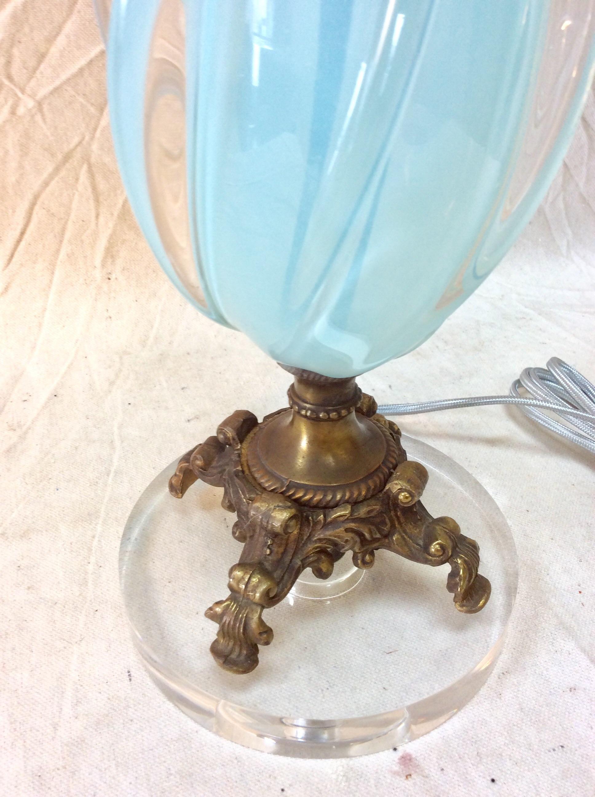 Mid-20th Century Murano Glass and Brass Table Lamp with Lucite Base 6