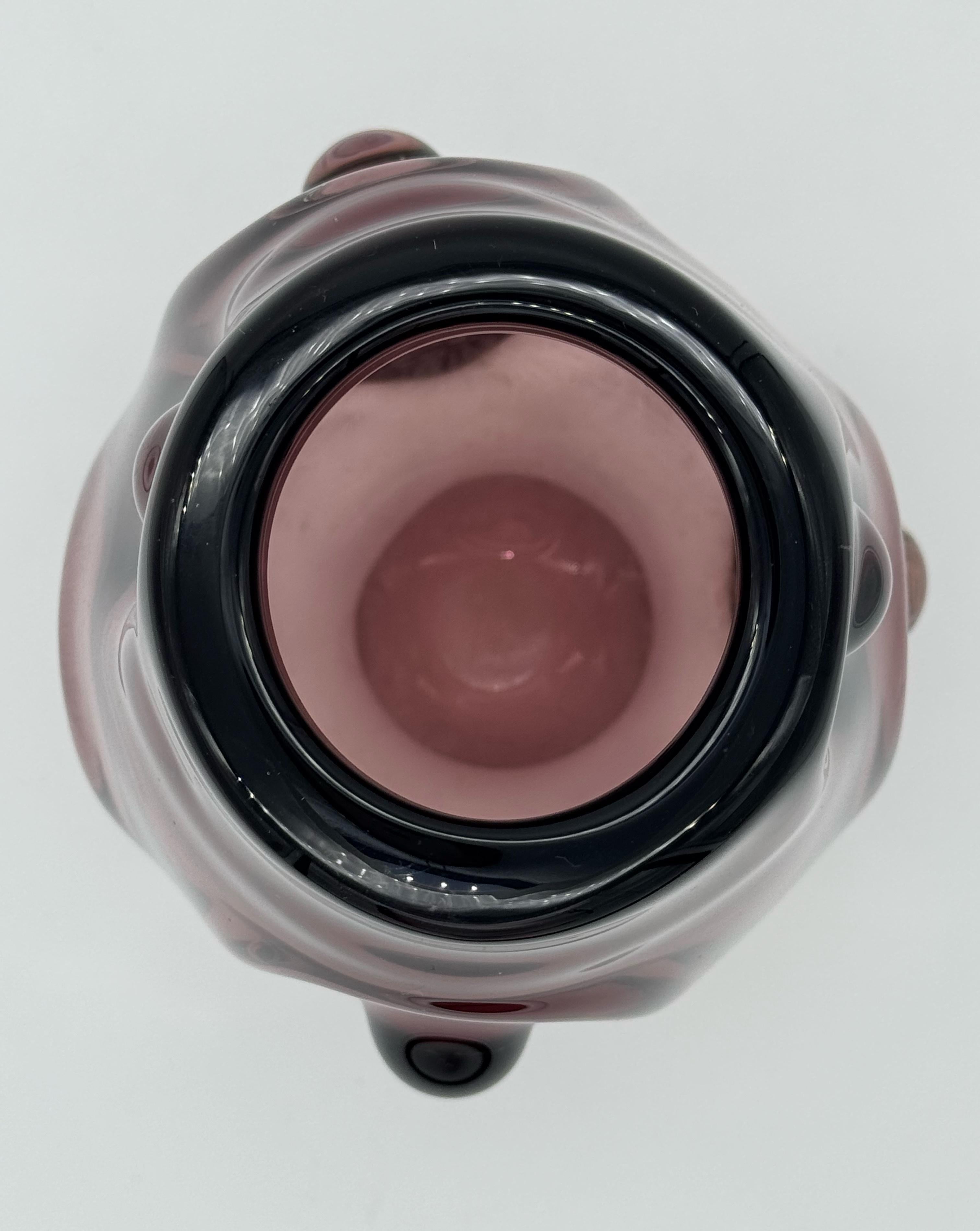 Vase en verre de Murano du milieu du 20e siècle - Une douce beauté en verre d'art en vente 1