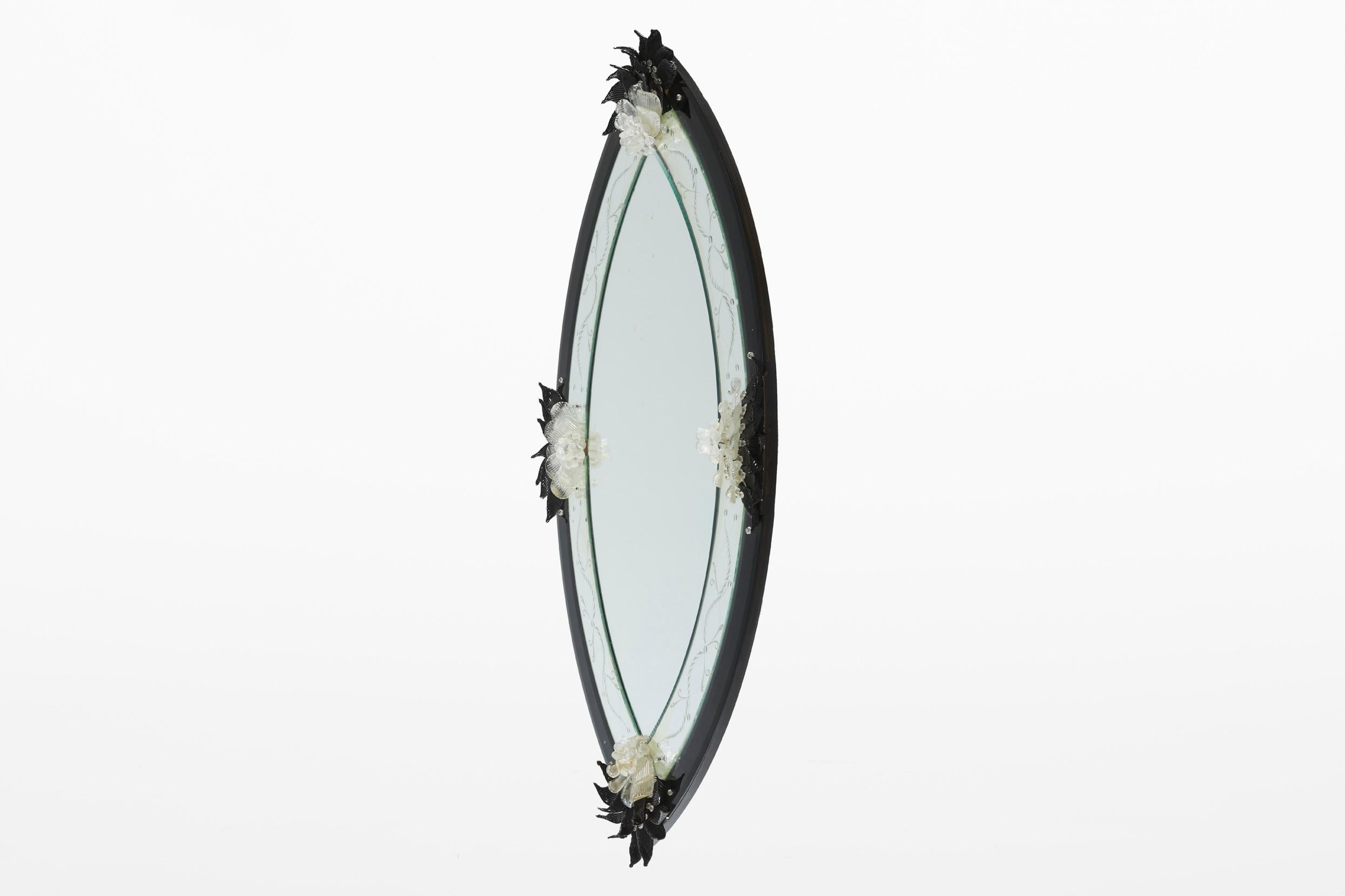 Italian Mid 20th Century Murano Glass Wall Mirror For Sale
