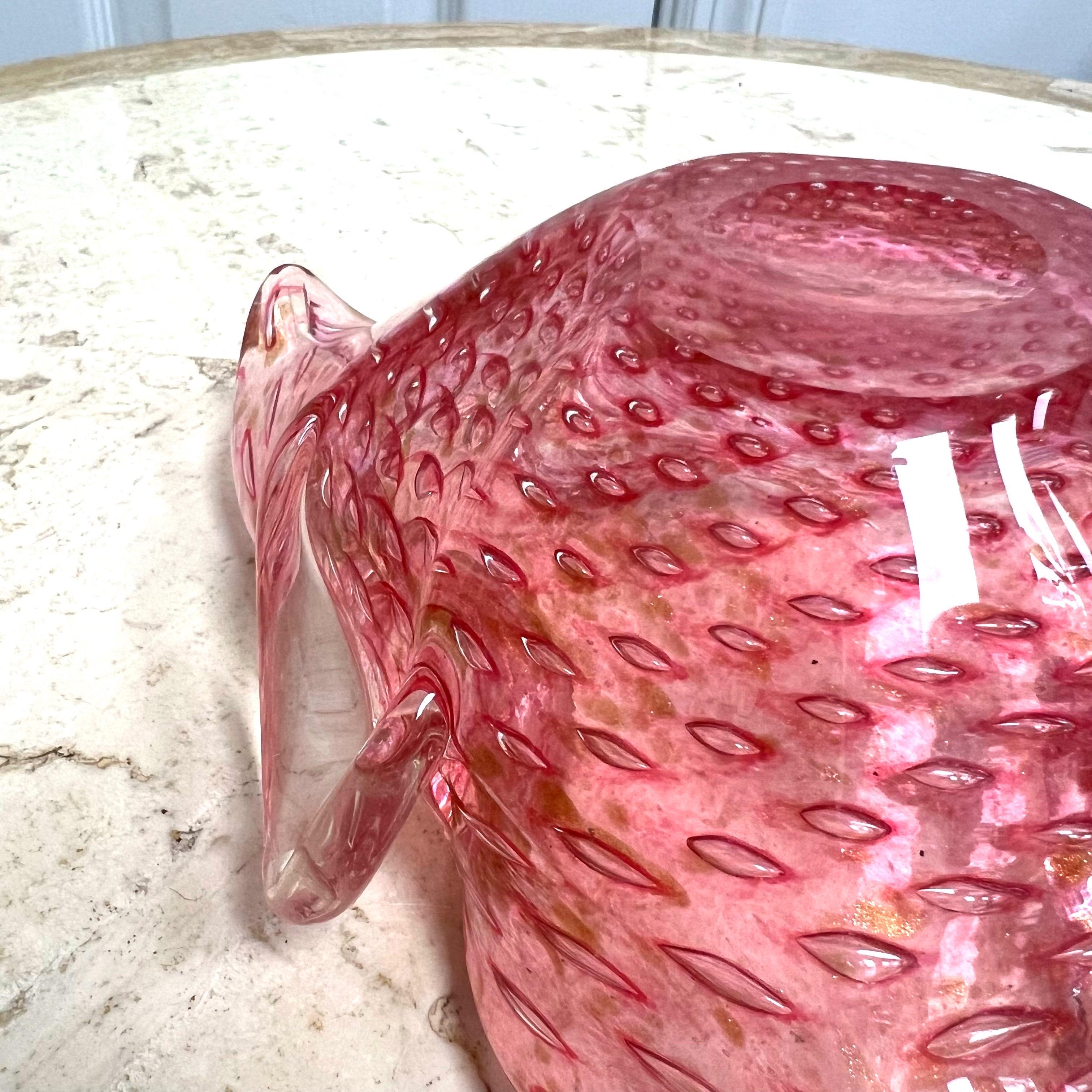 Murano della metà del XX secolo in rosa con fiocchi d'oro avventurosi in vendita 2