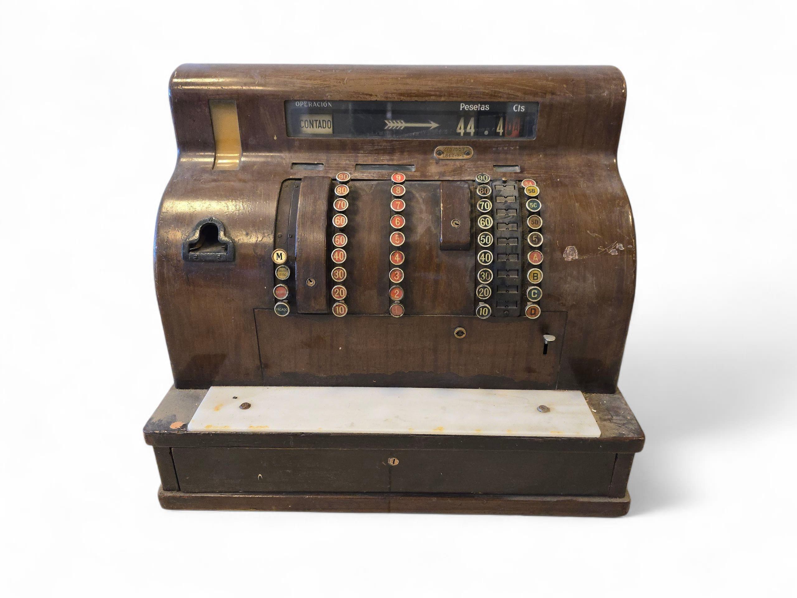 Caisse enregistreuse en laiton peint rouge 