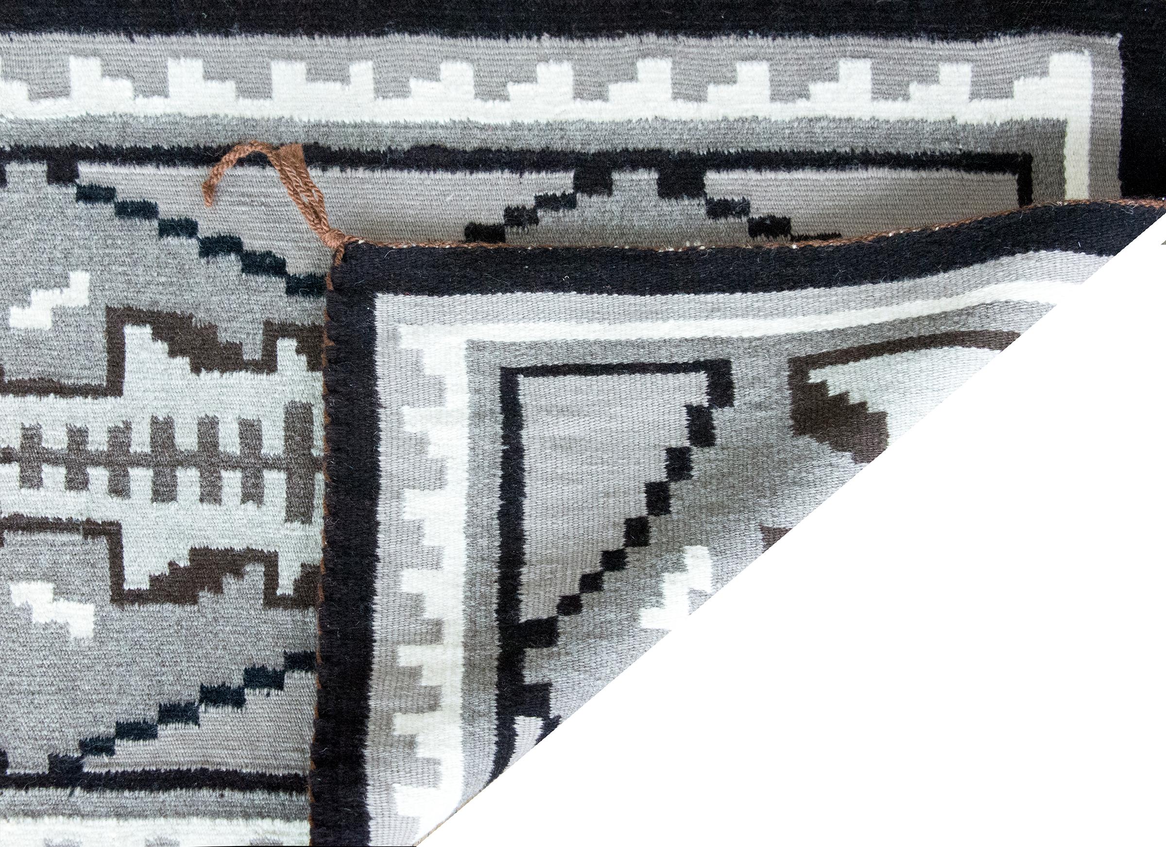 Tappeto Navajo della metà del 20° secolo, nativo americano in vendita 7