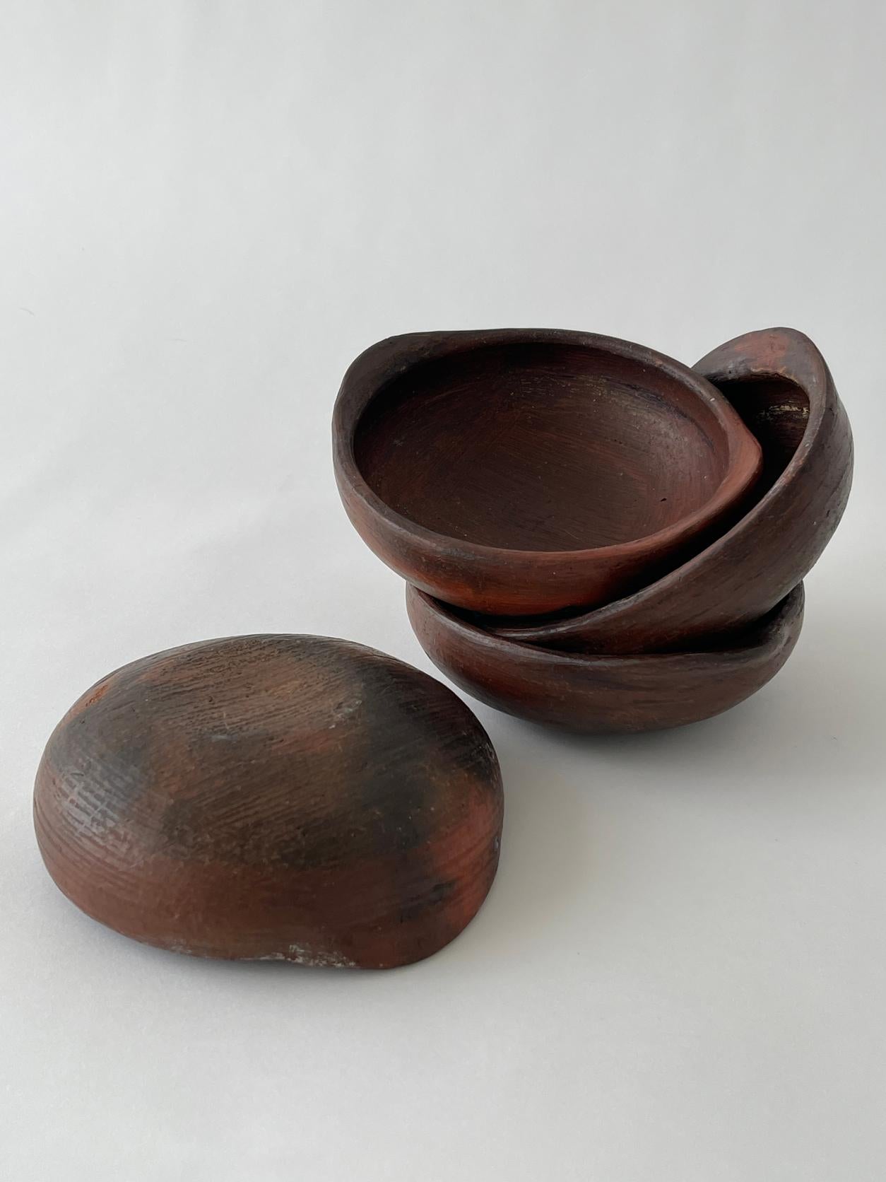 Mid 20th Century Native Ceramic Bowl Set For Sale 5