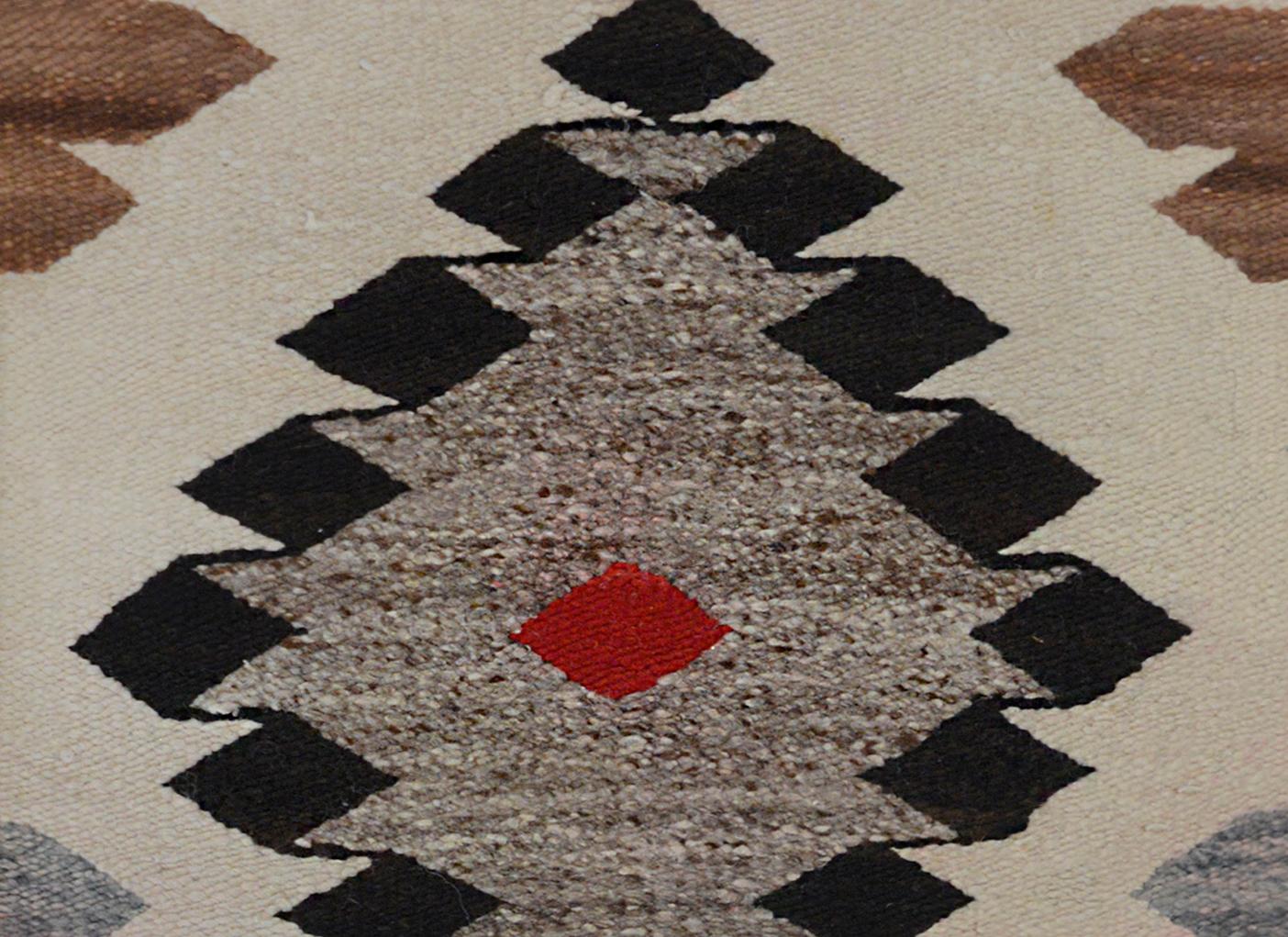 Mid-20th Century Navajo Rug In Good Condition In Chicago, IL