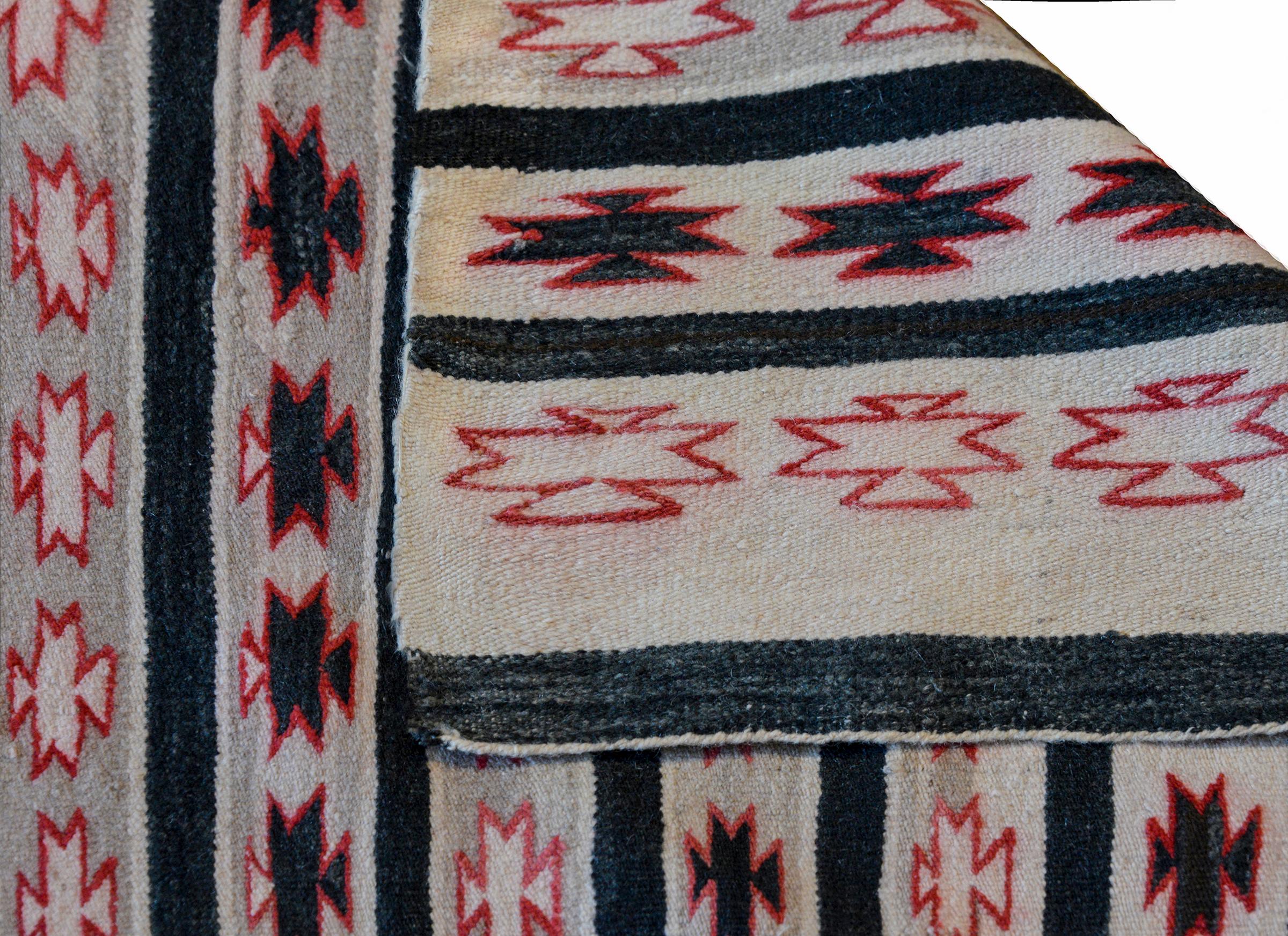 MId-20. Jahrhundert Navajo-Teppich im Angebot 1