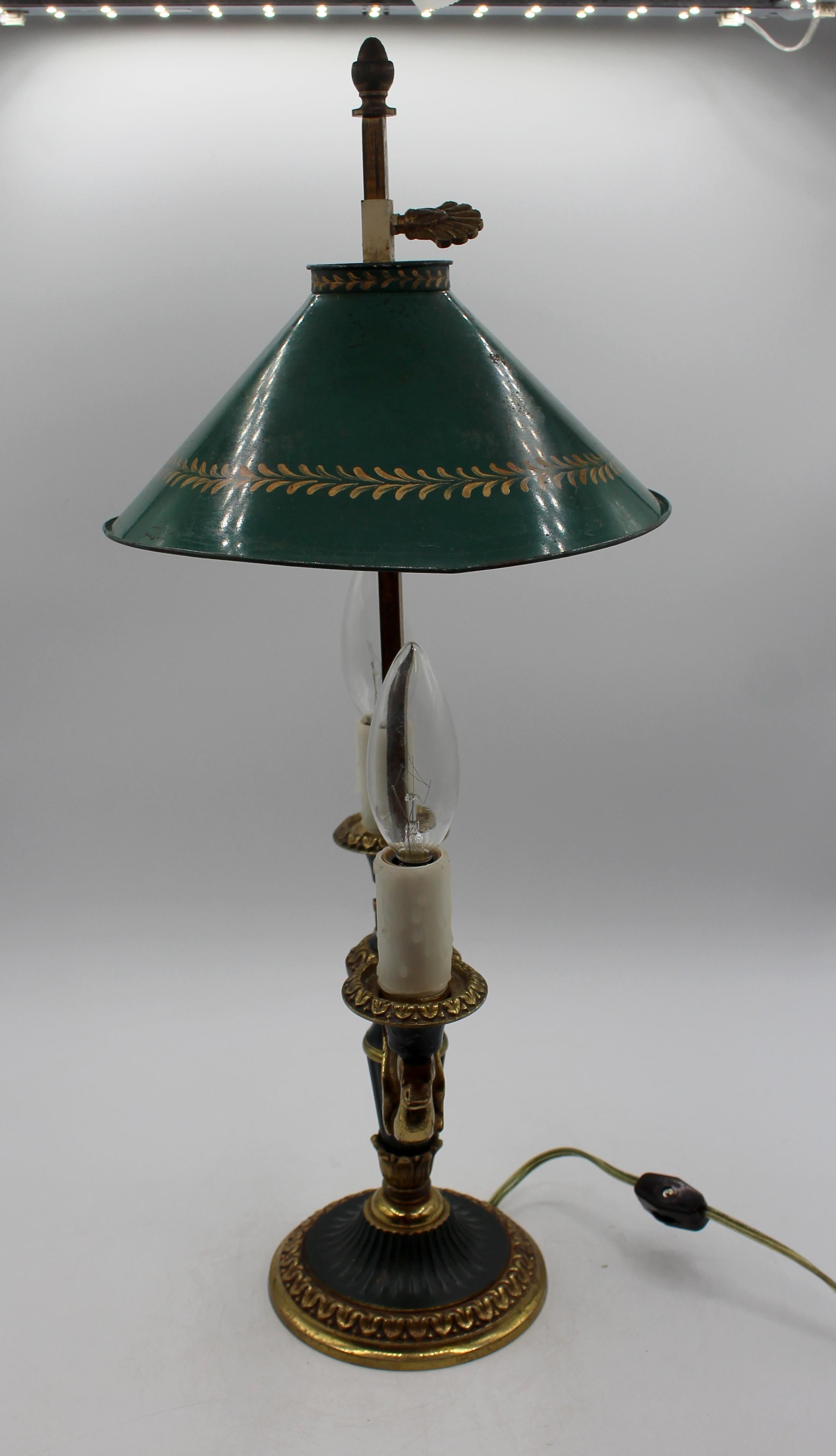Mid-20th Century Neoclassical Style Bronze Bouillotte Lamp In Good Condition For Sale In Chapel Hill, NC