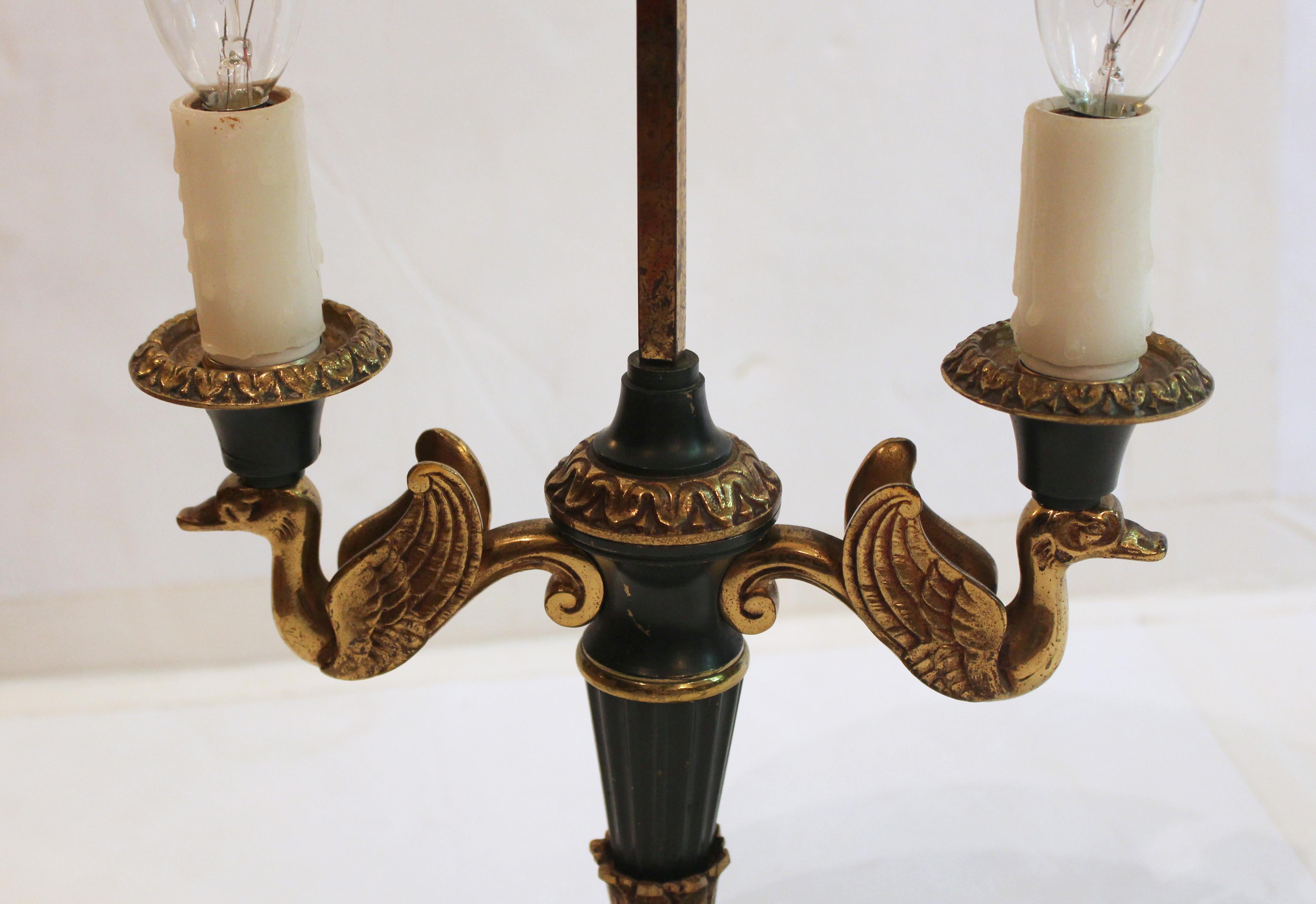 Lámpara Bouillotte de Bronce Estilo Neoclásico de Mediados del Siglo XX en Bueno estado para la venta en Chapel Hill, NC