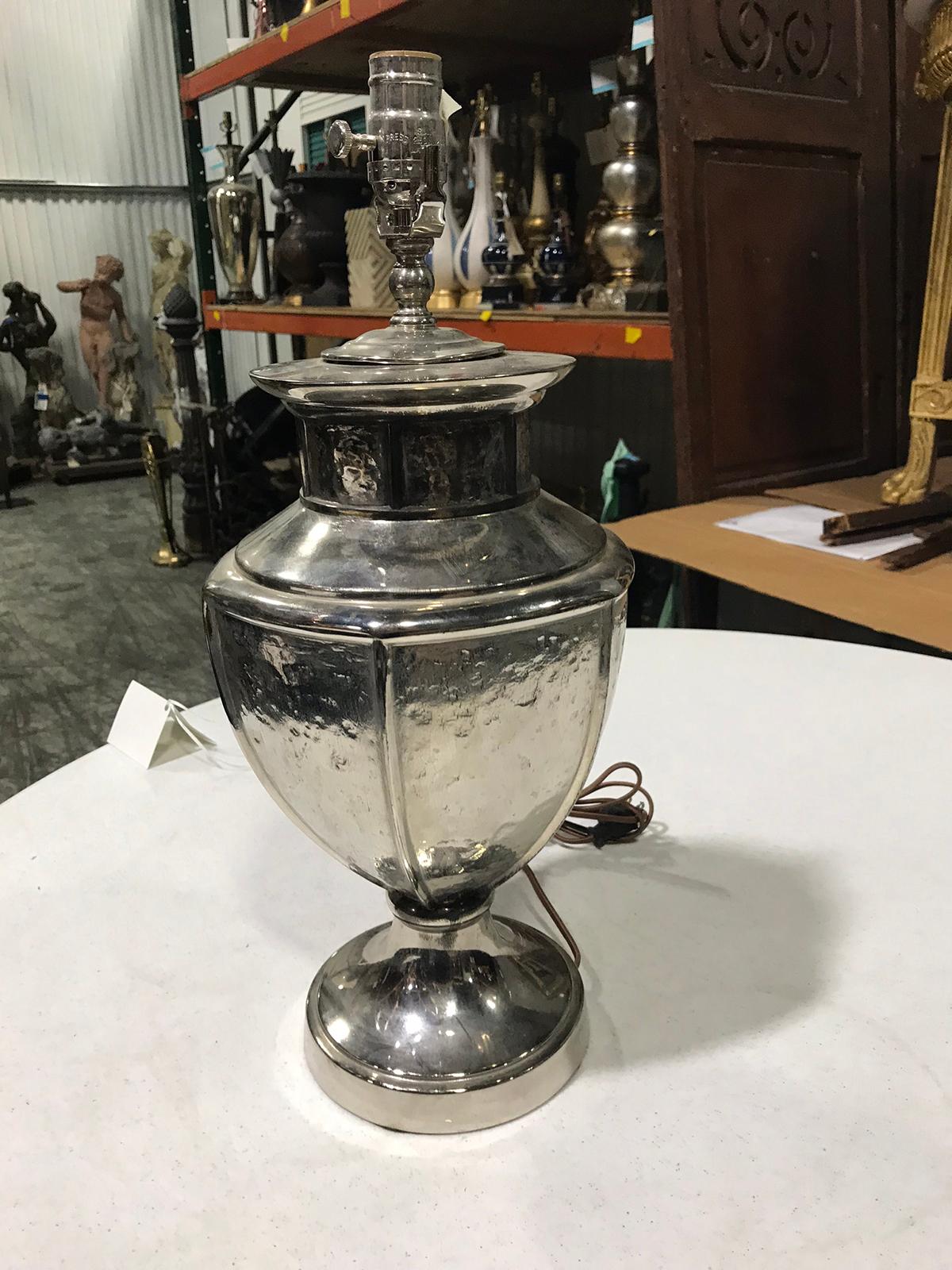 Mid-20th Century Nicke-Plated Urn Lamp In Good Condition For Sale In Atlanta, GA