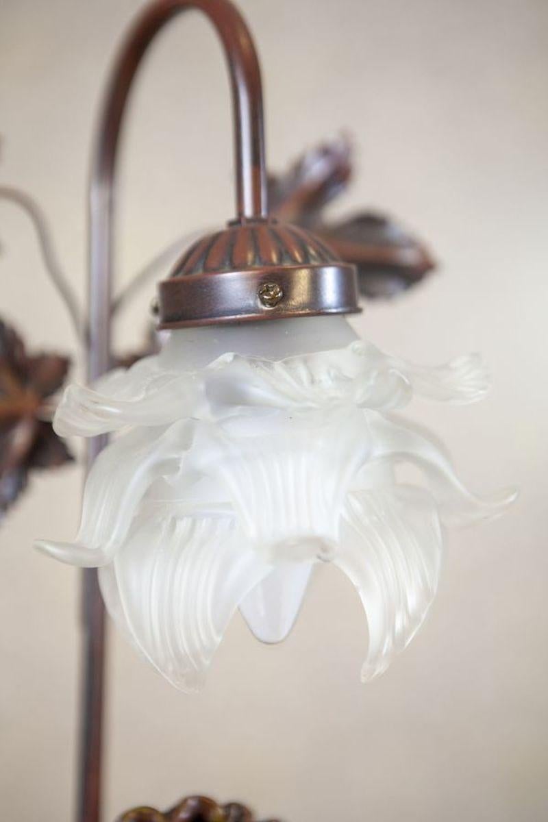 Mid-20th Century Night Light Featuring Woman Figurine Made of Zamak Alloy For Sale 1