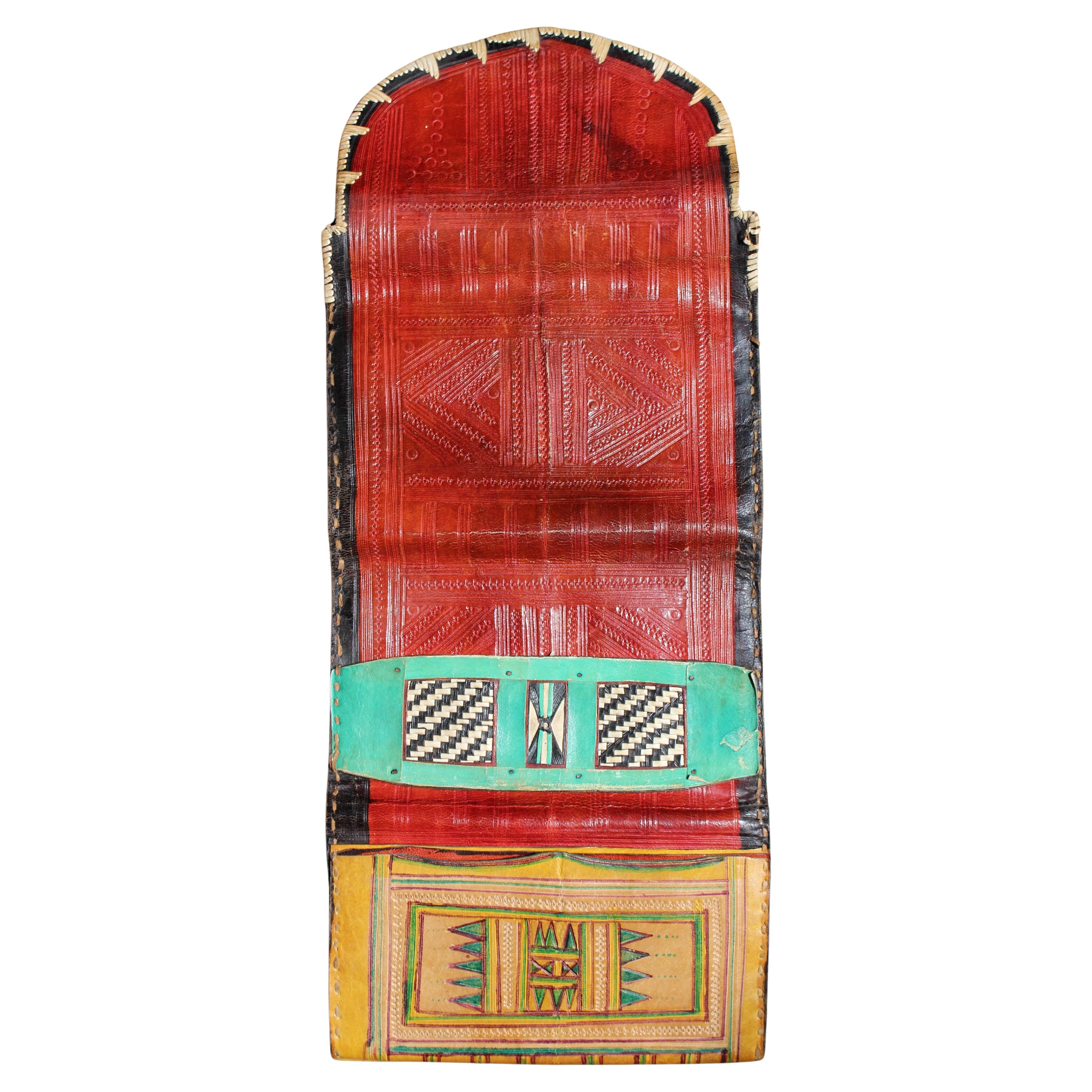 Mitte des 20. Jahrhunderts Nordafrikanische Tuareg Große Leder Geldbörse Grand Tour im Angebot