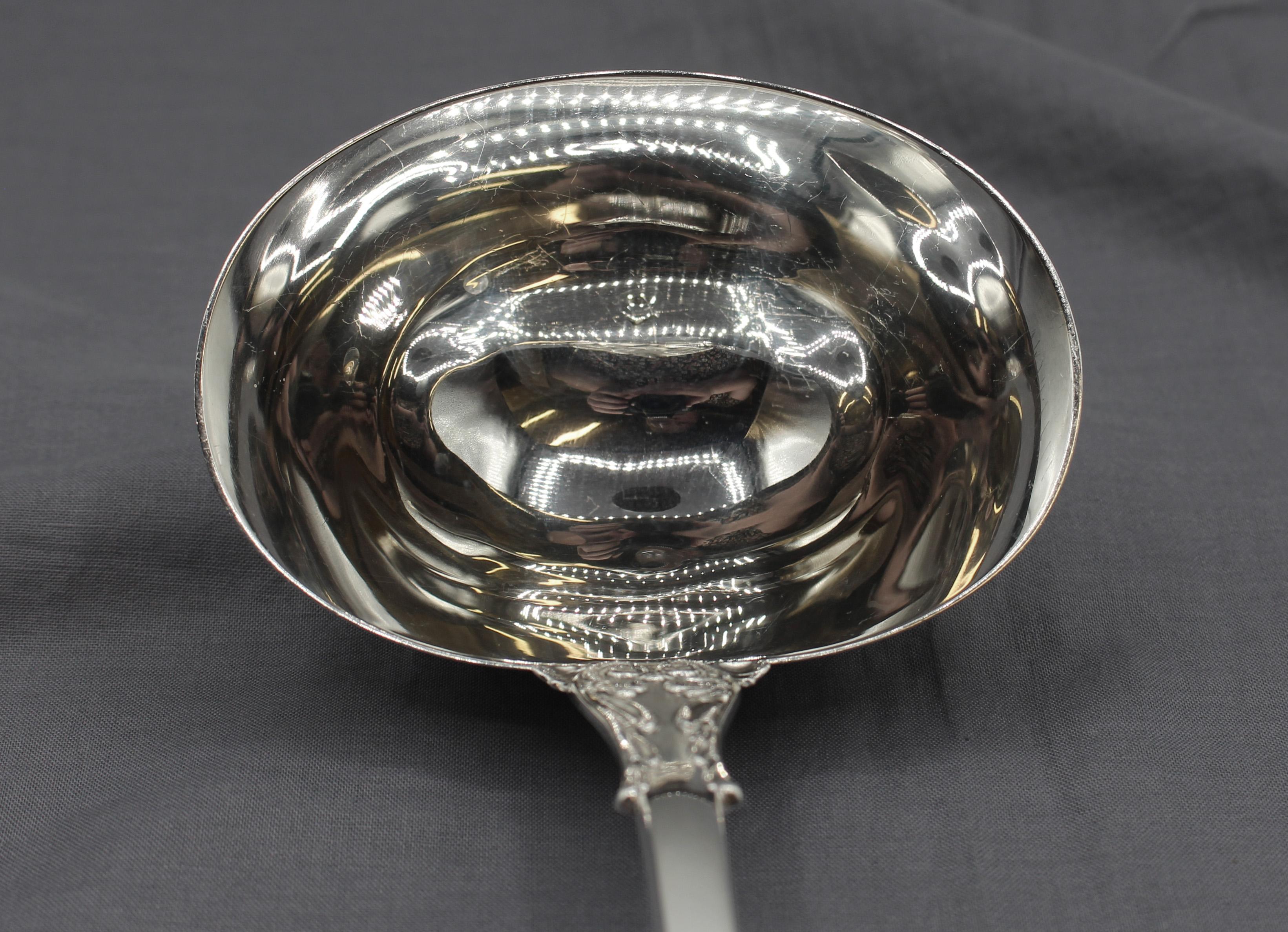 Mitte des 20. Jahrhunderts Norwegische 830 Standard Silber Suppen- oder Punschkelle (Rokoko) im Angebot