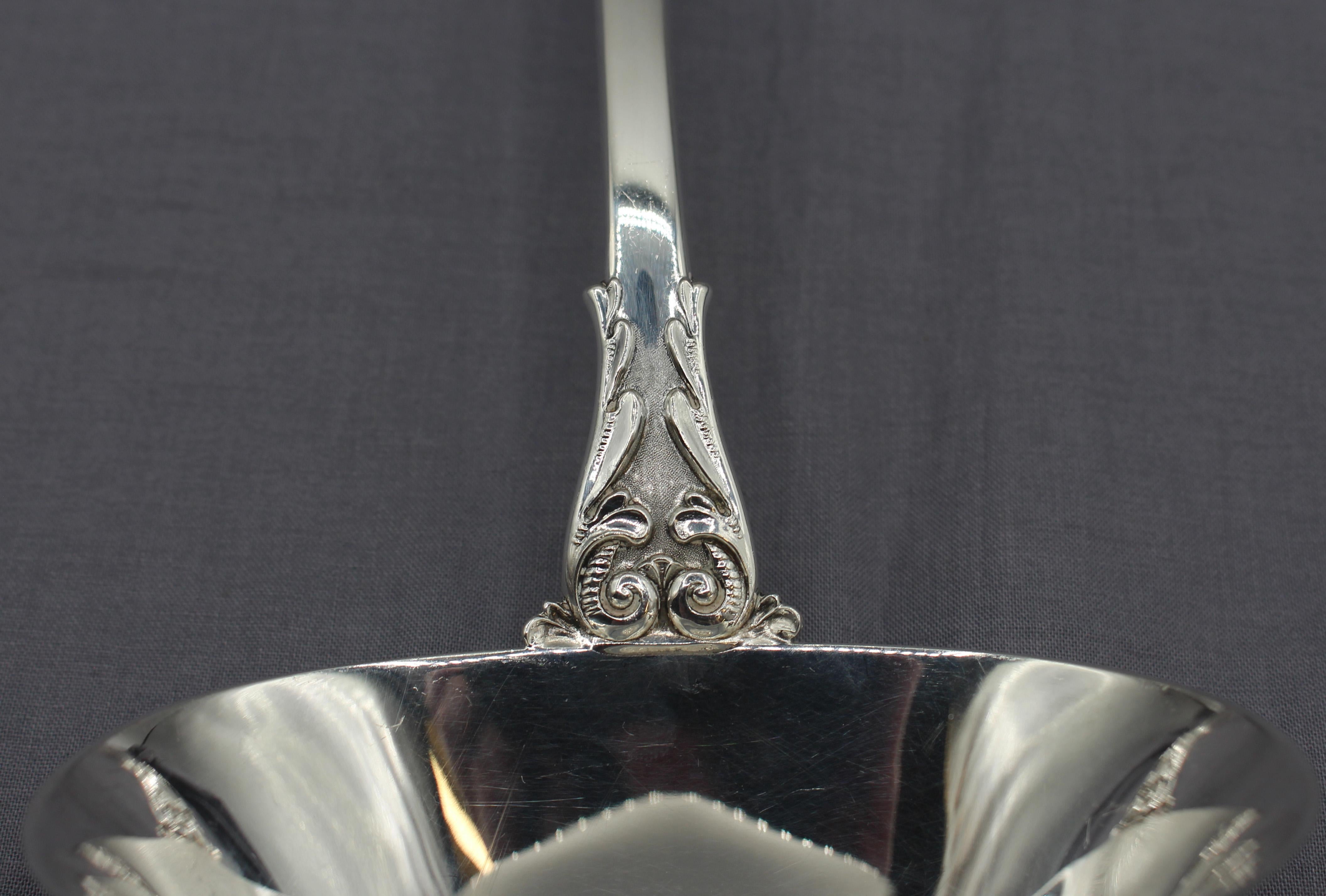 Mitte des 20. Jahrhunderts Norwegische 830 Standard Silber Suppen- oder Punschkelle im Zustand „Gut“ im Angebot in Chapel Hill, NC